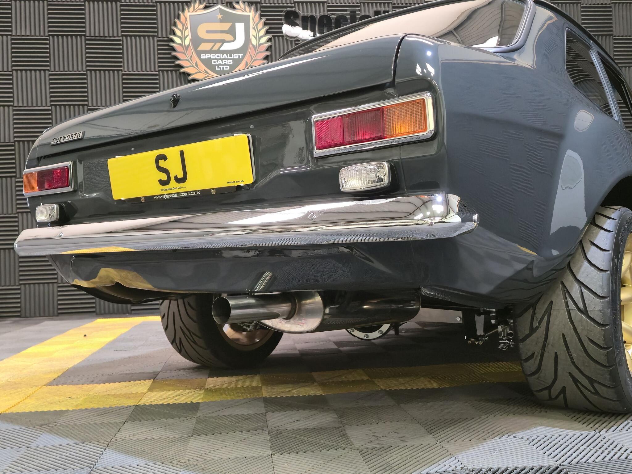 Ford Escort view 38