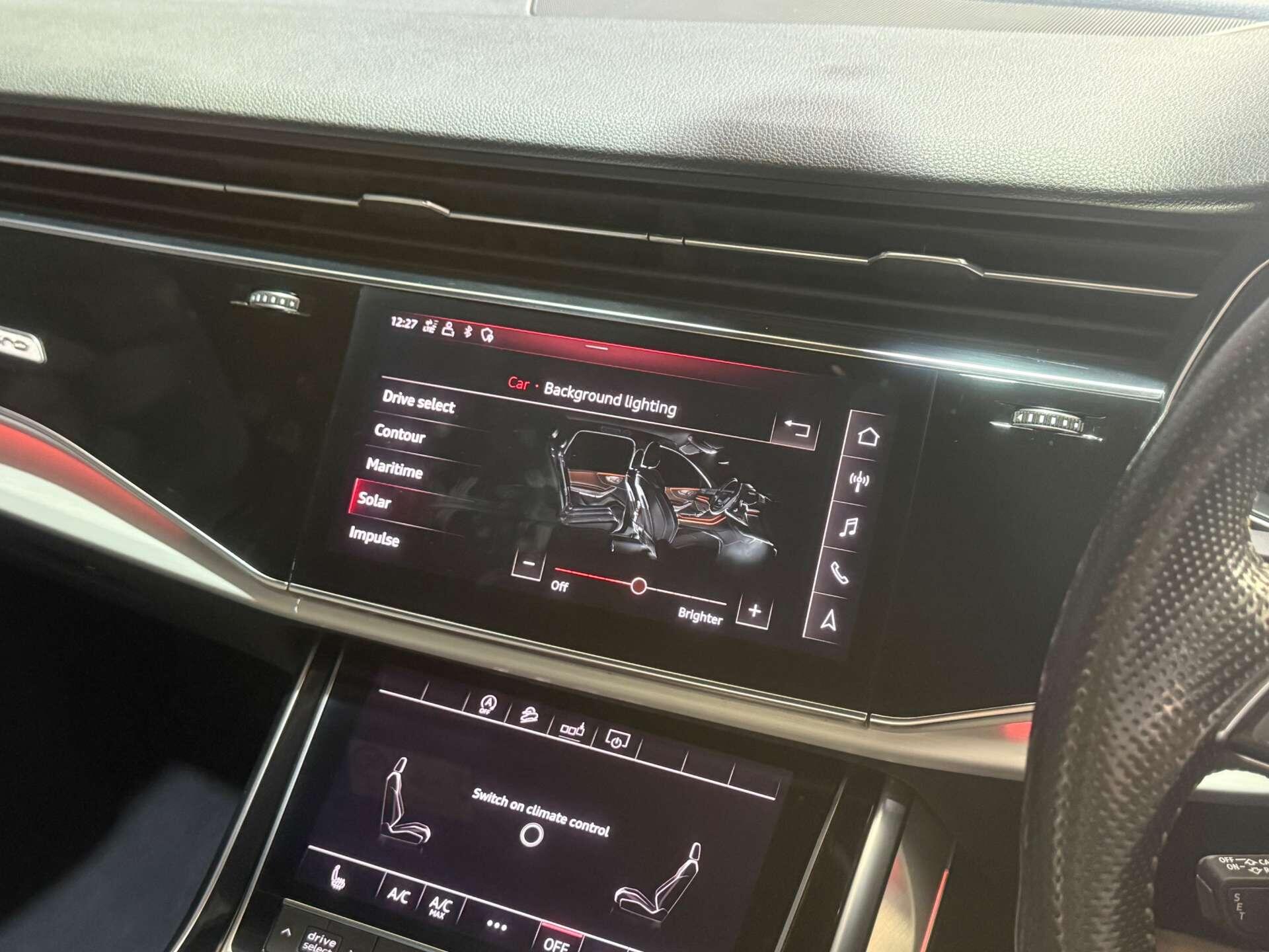 Audi SQ7 view 59