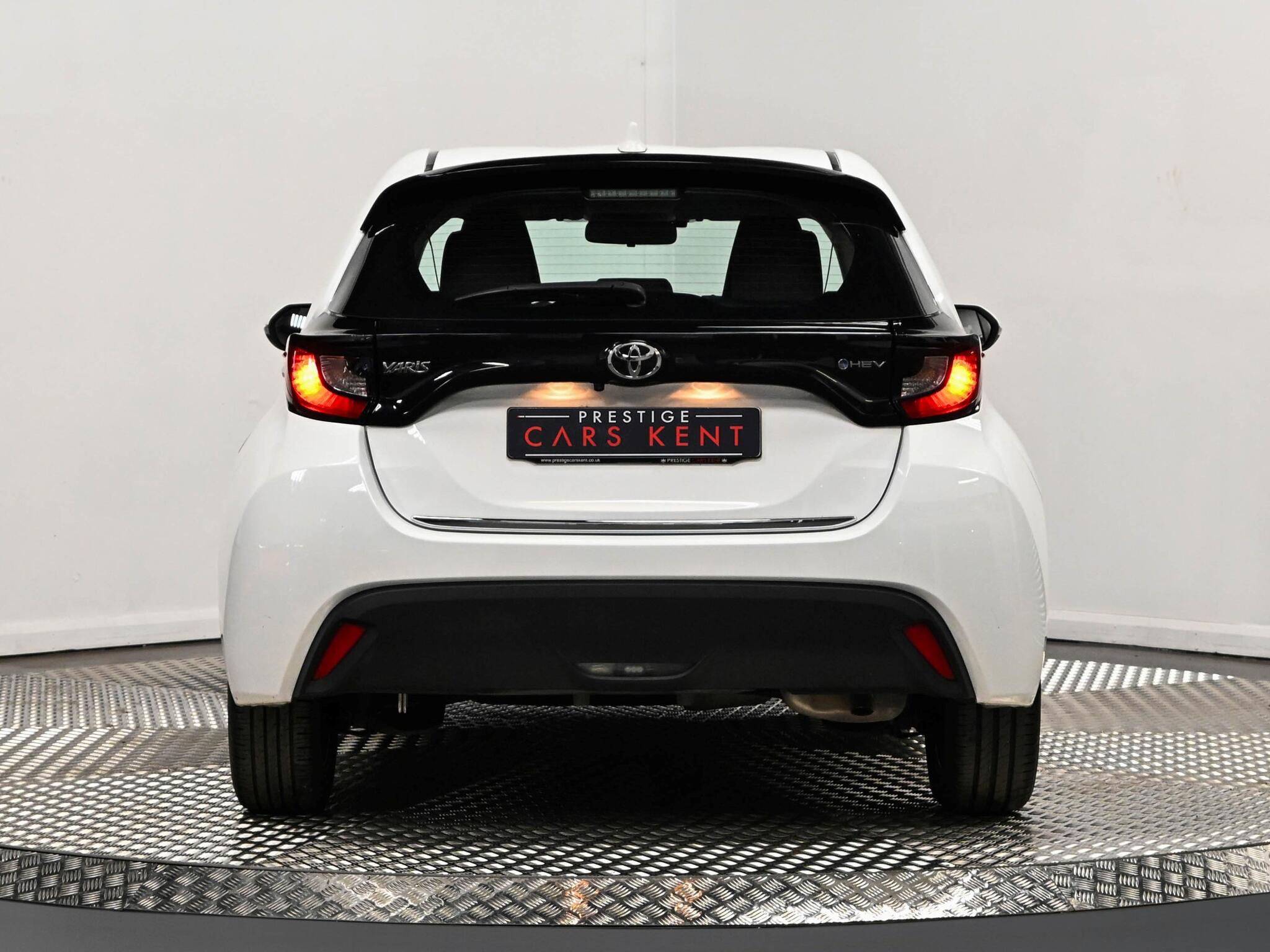 Toyota Yaris view 19