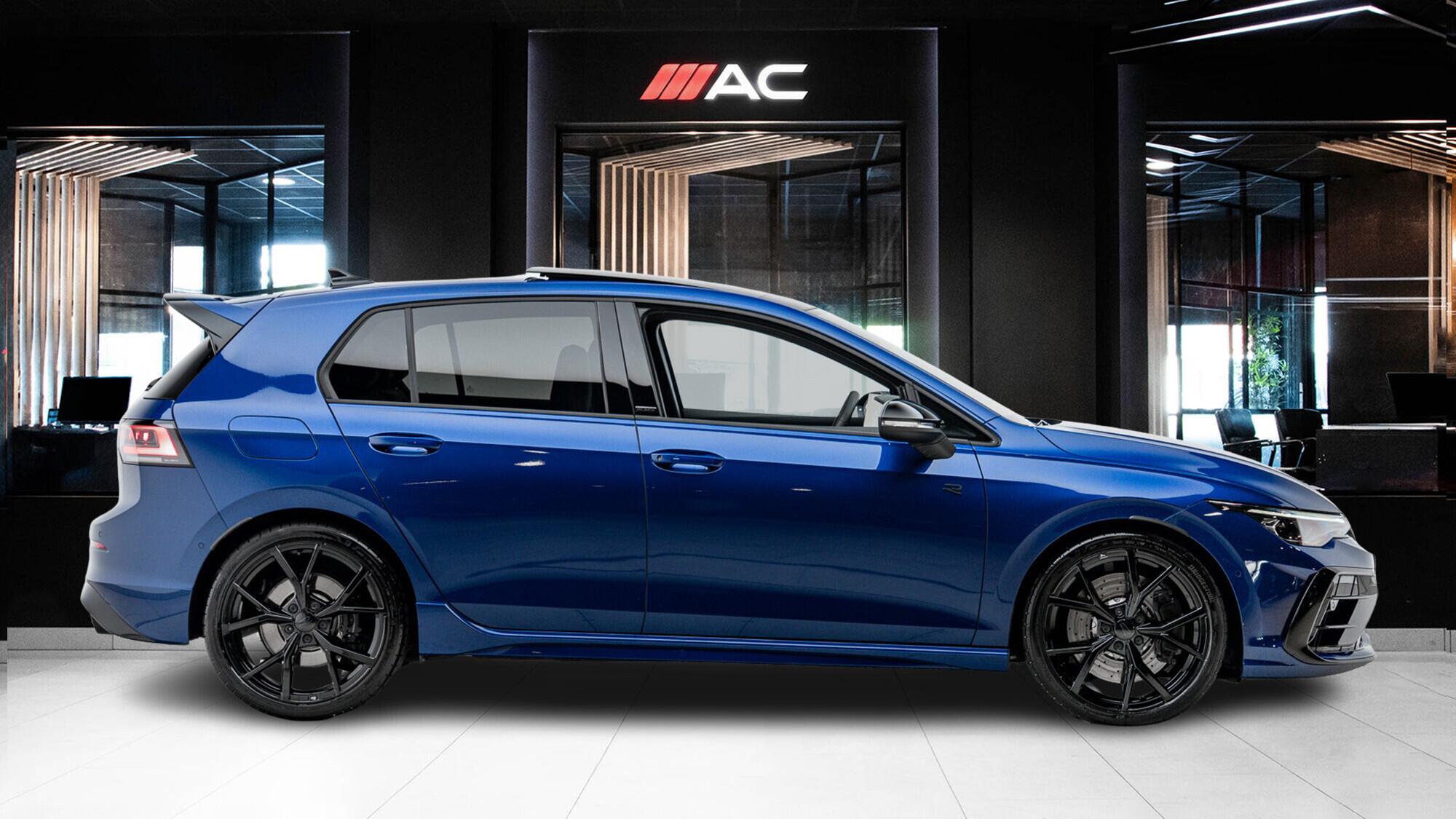 Volkswagen Golf view 3