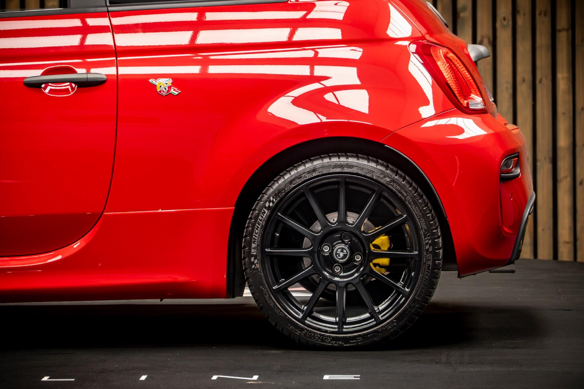 Abarth 695C view 18