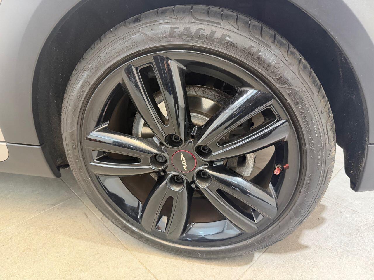 Mini Cooper view 33