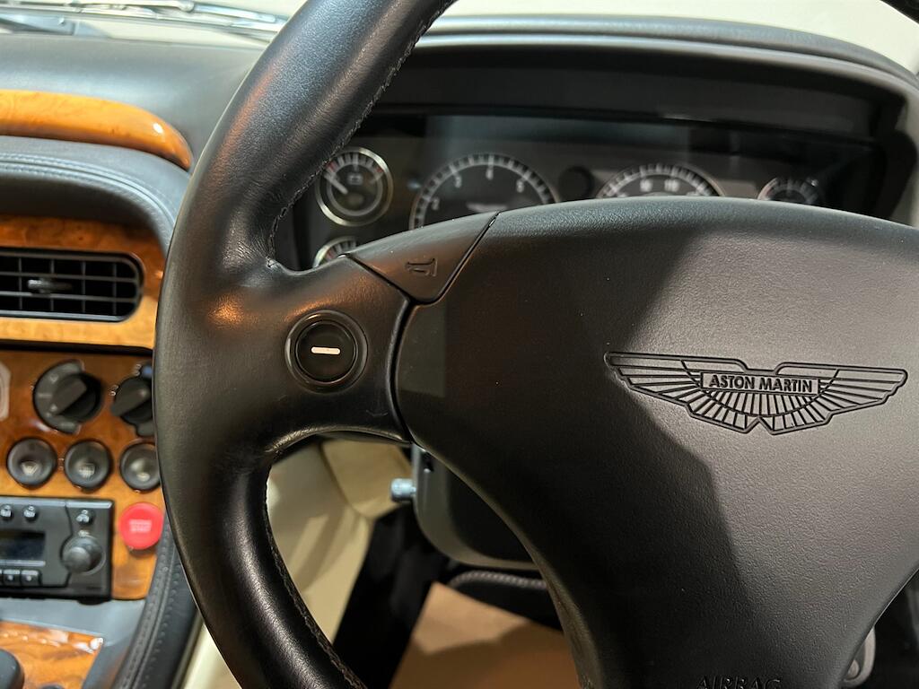 Aston Martin DB7 view 25