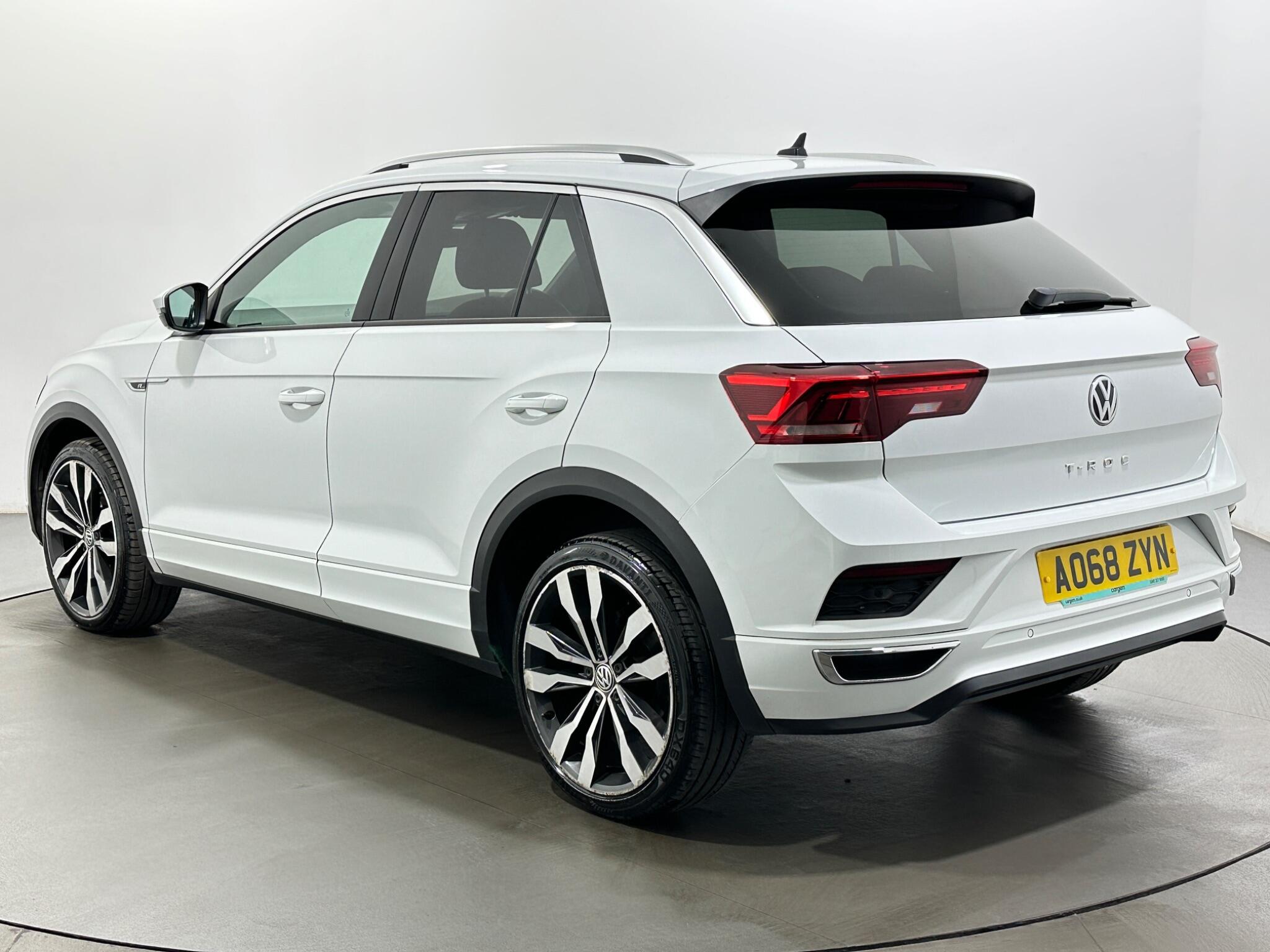 Volkswagen T-Roc view 6