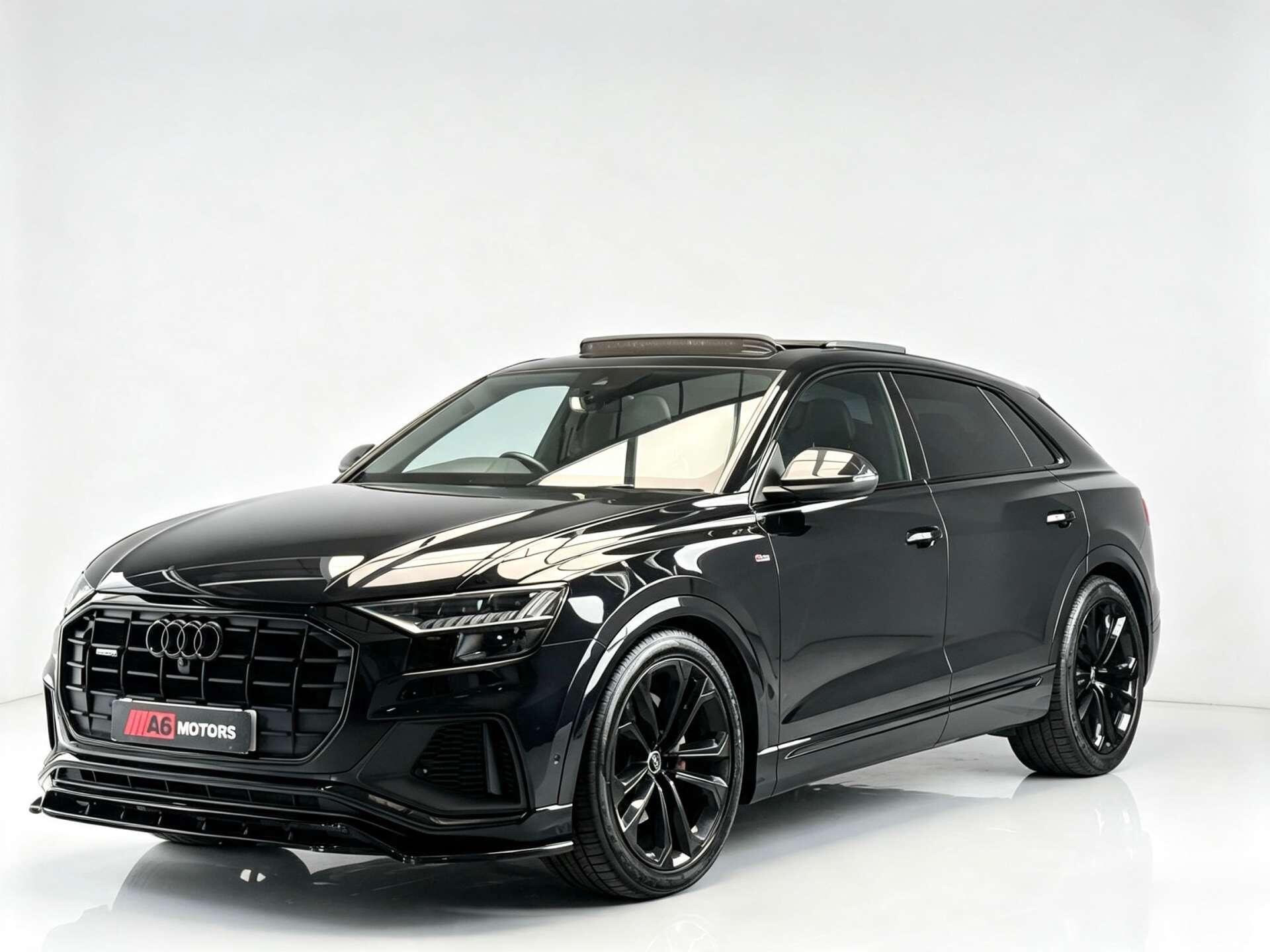 Audi Q8 view 7