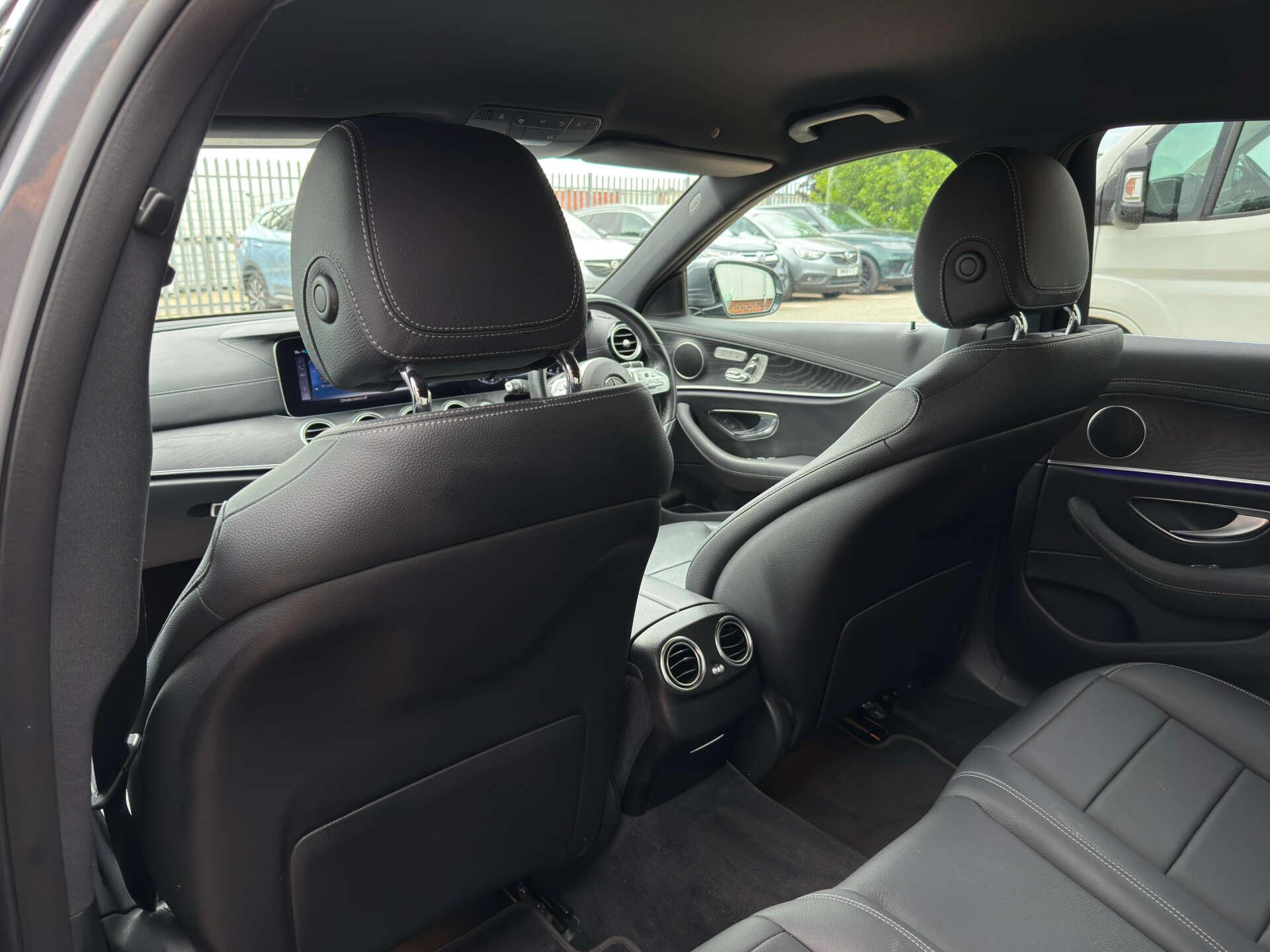 Mercedes-Benz E Class view 34