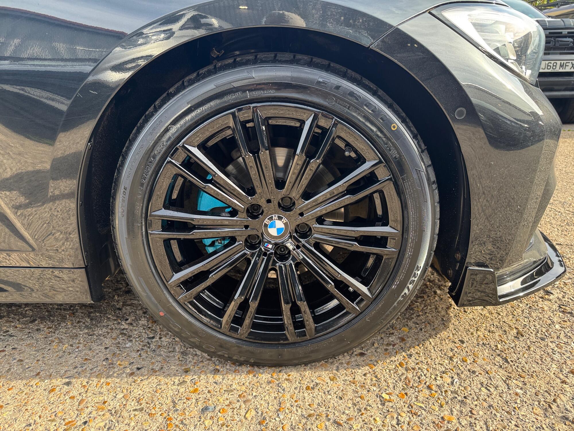 BMW 3 Series view 18