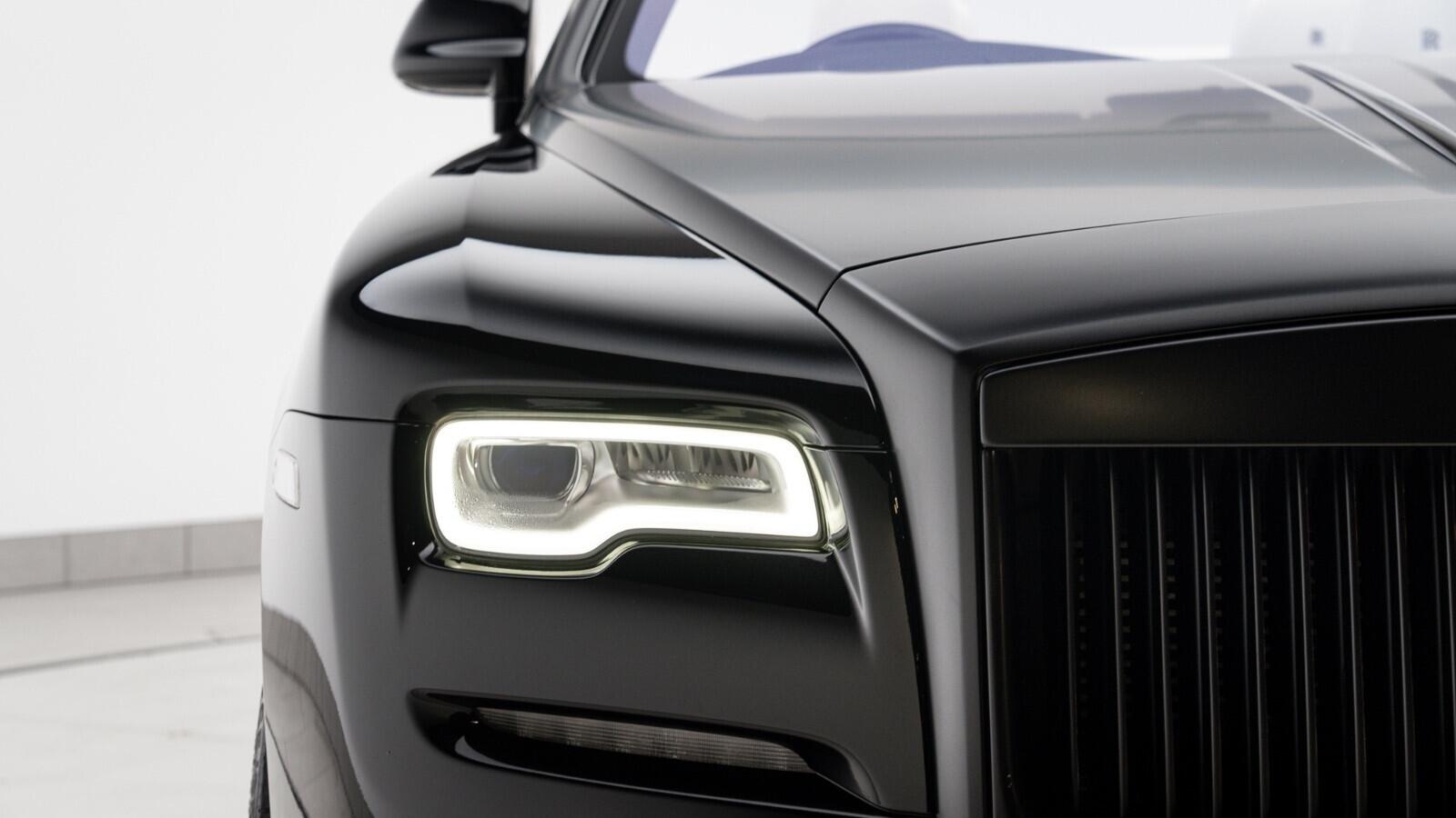 Rolls-Royce Dawn view 39