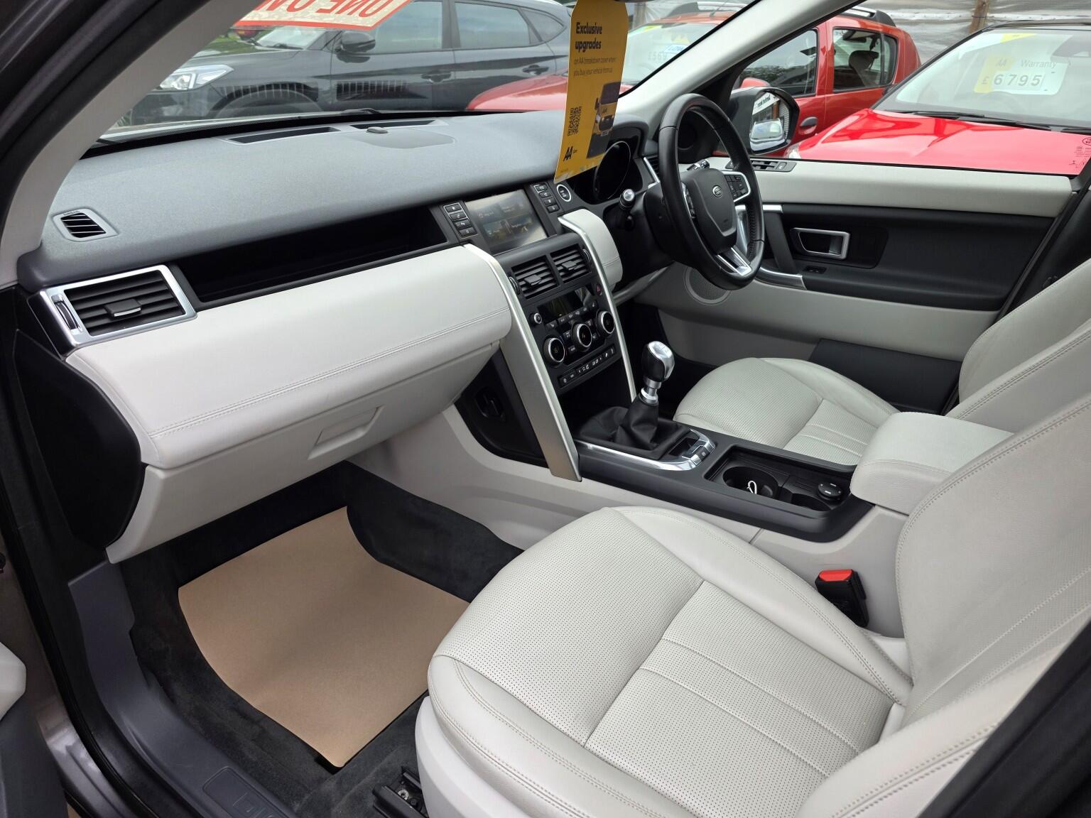 Land Rover Discovery Sport view 28