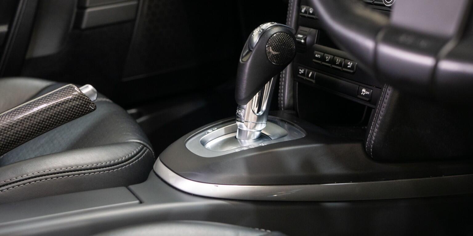 Porsche 911 view 44