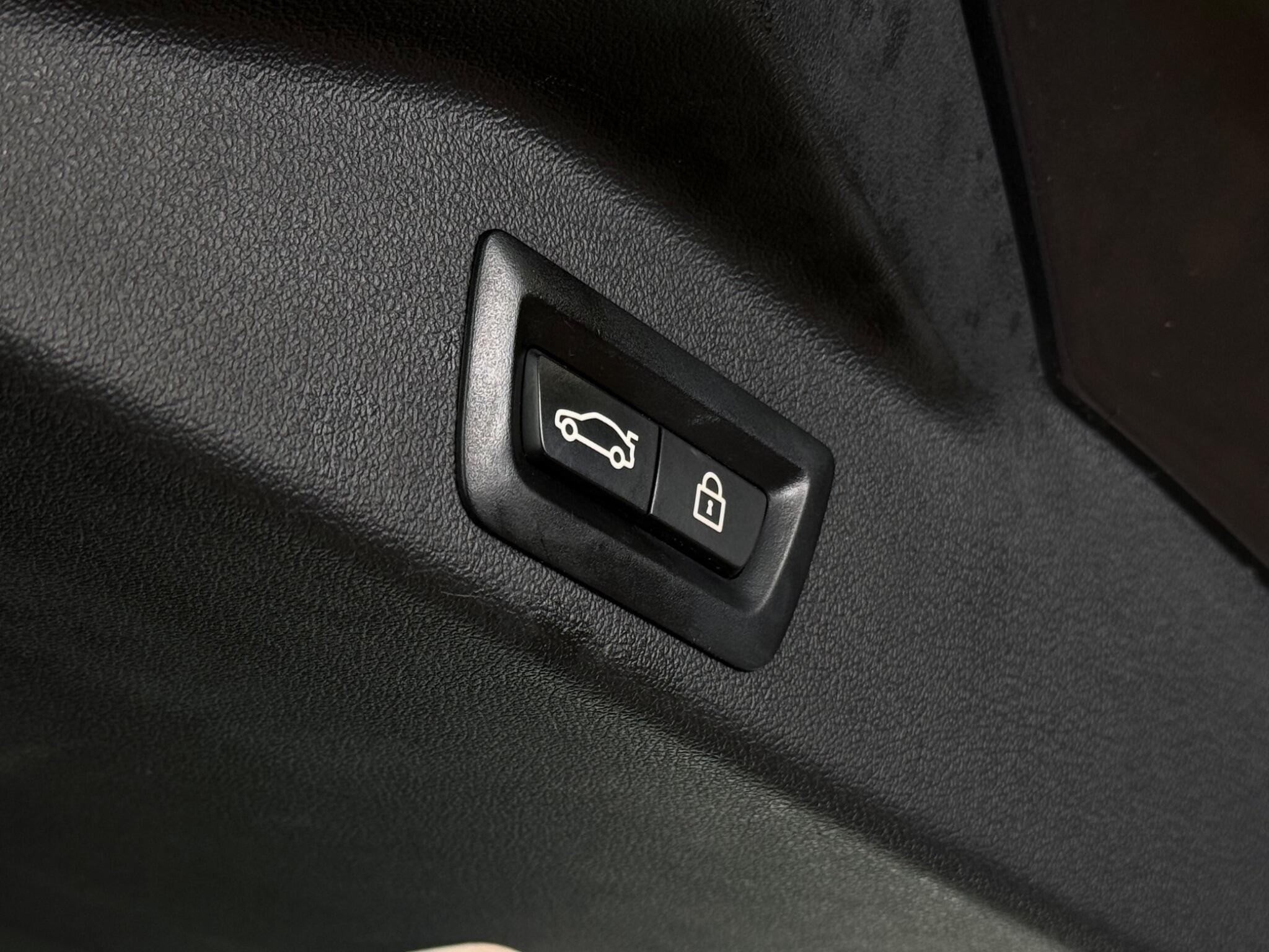 BMW X5 view 11