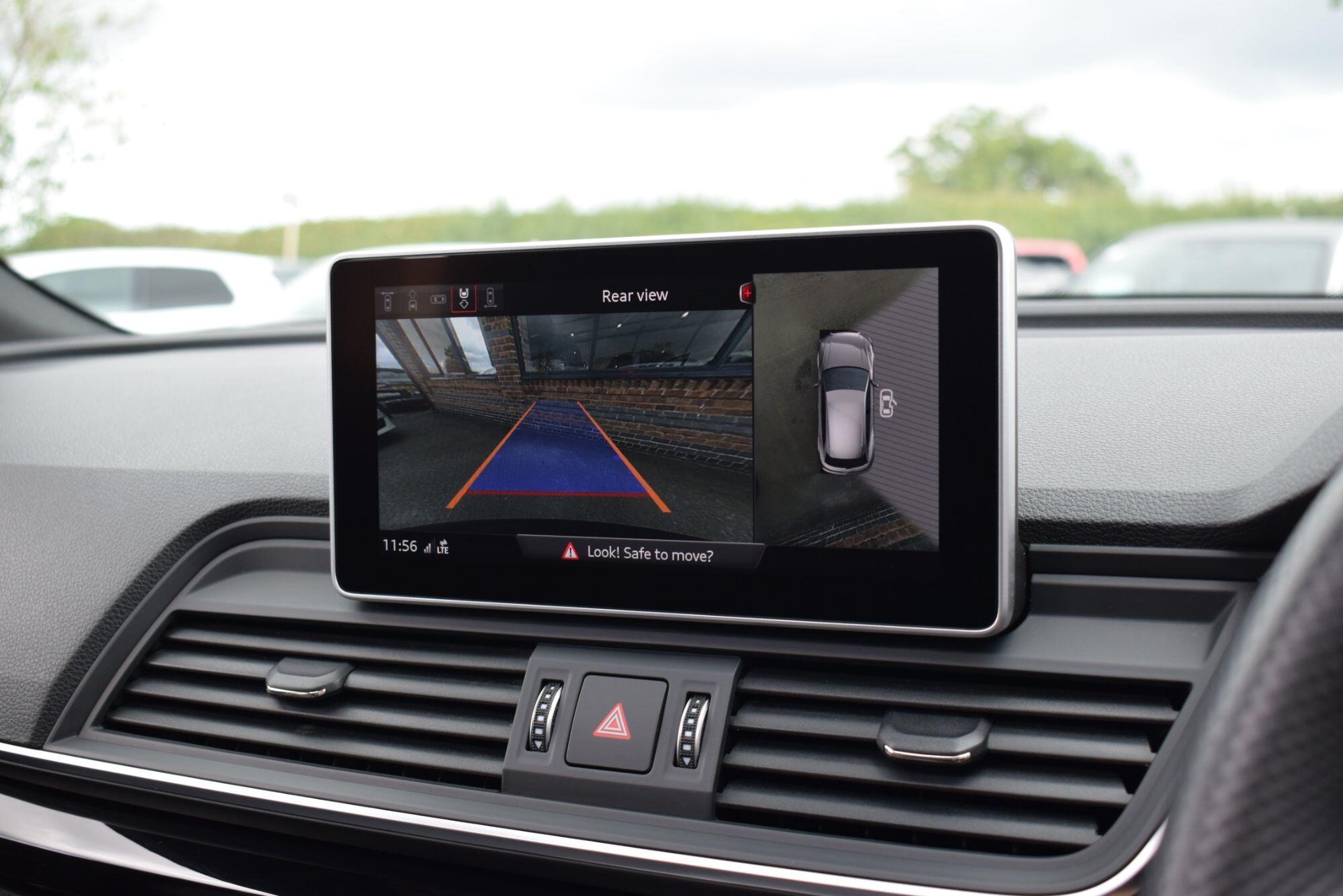 Audi Q5 view 15