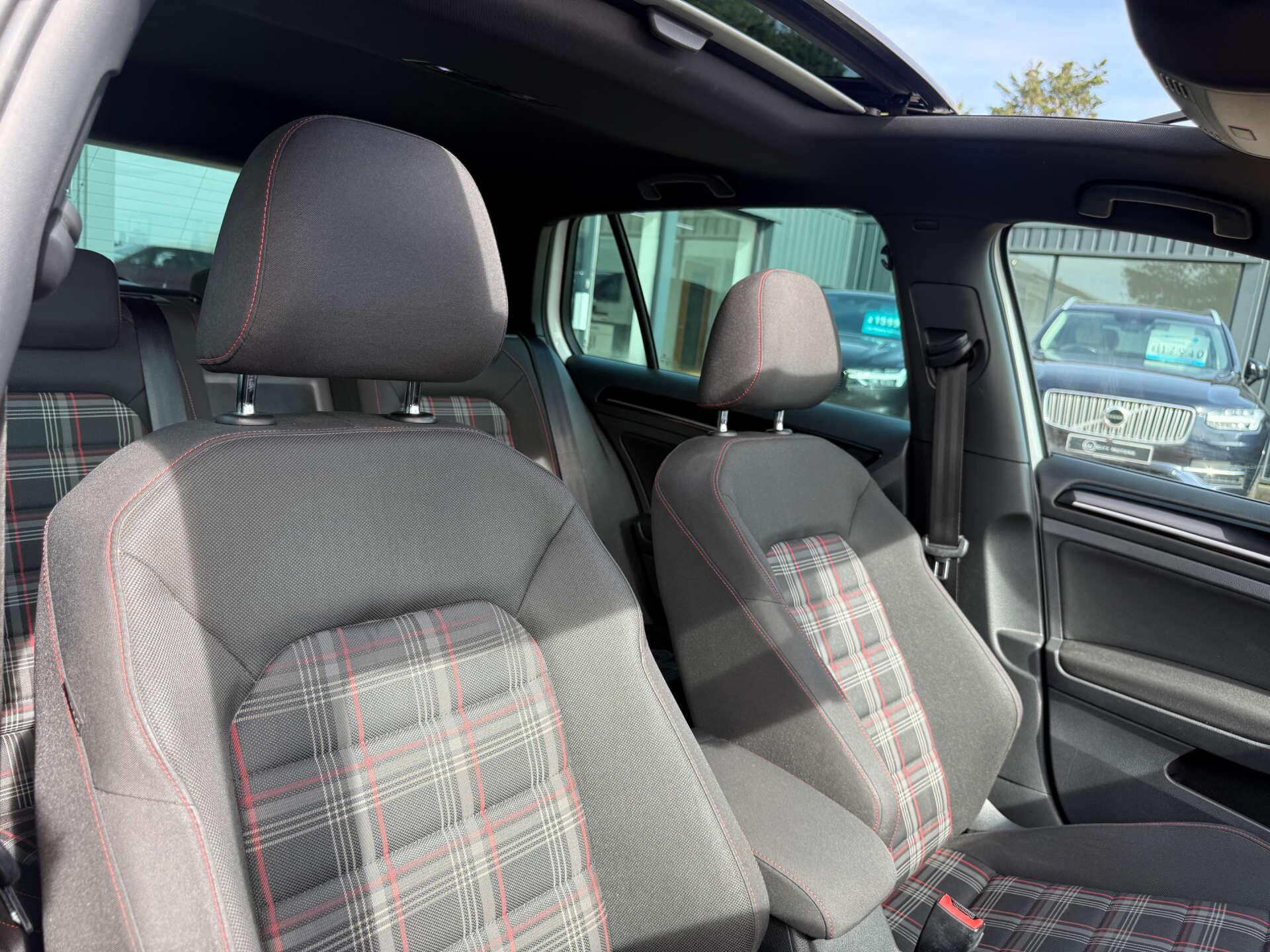 Volkswagen Golf view 46
