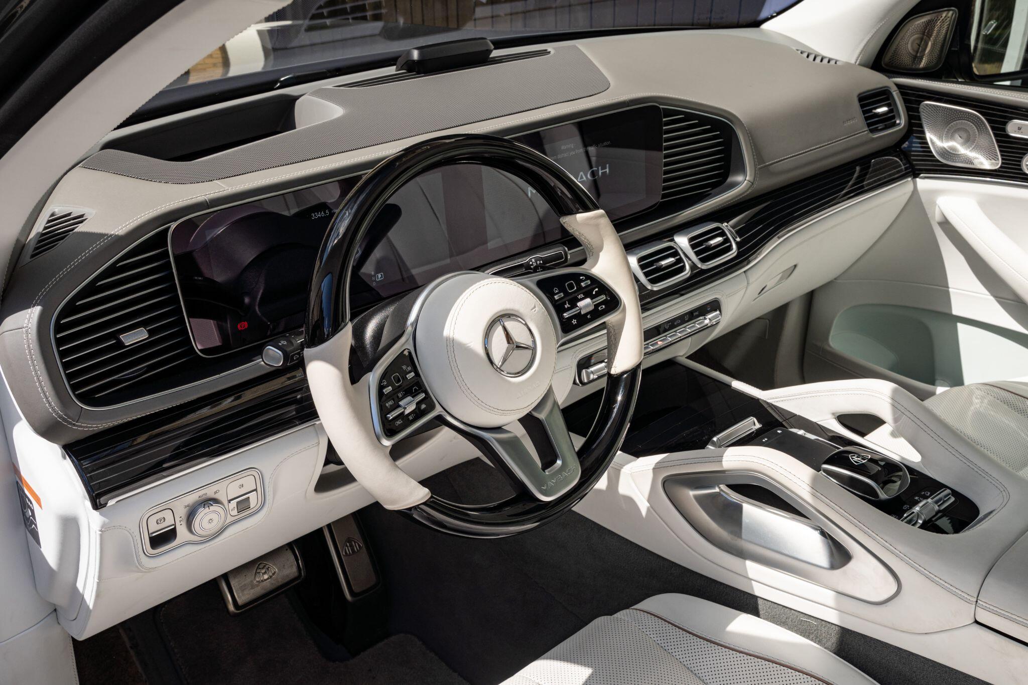 Mercedes-Benz GLS view 43