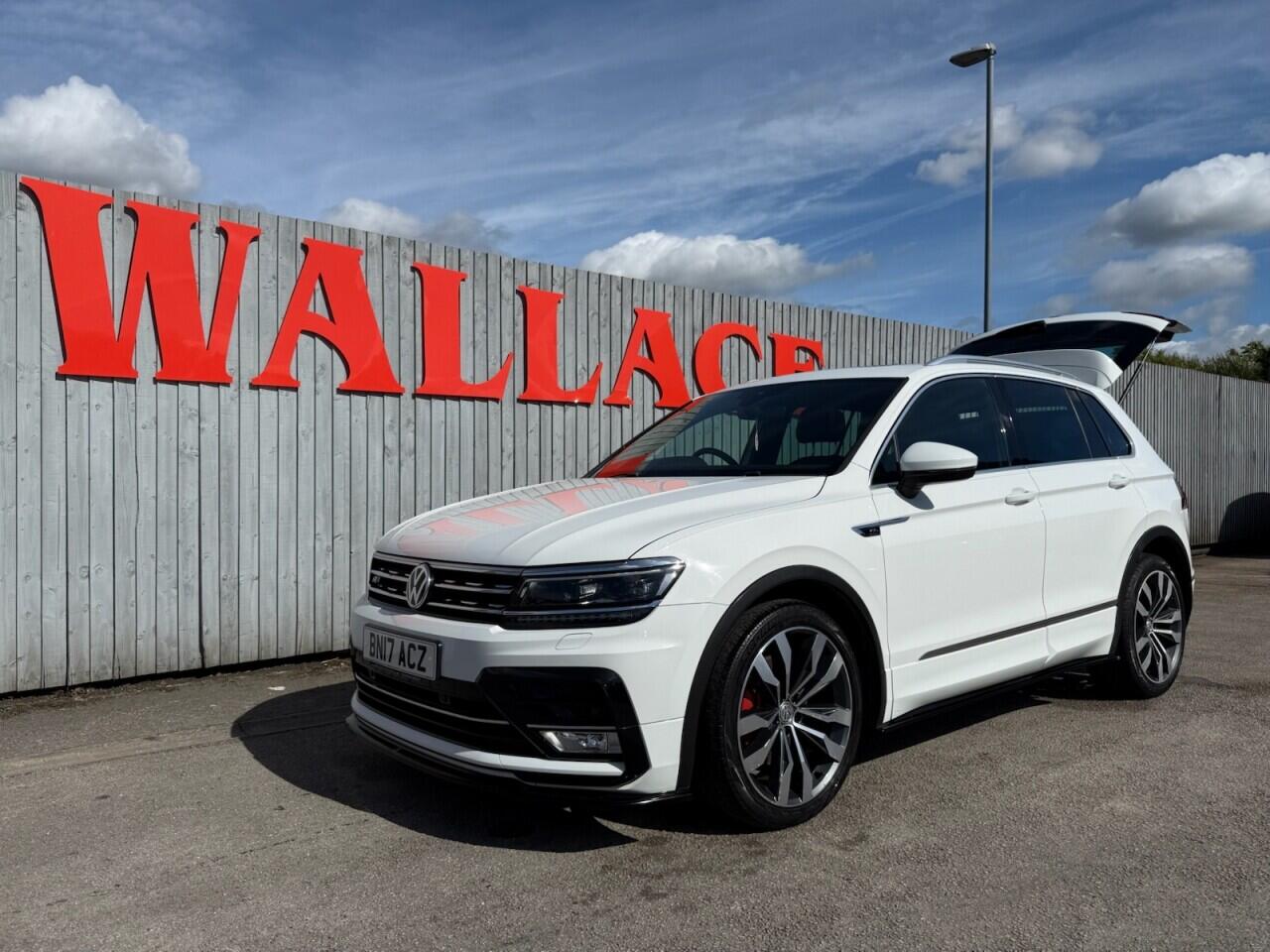 Volkswagen Tiguan view 17