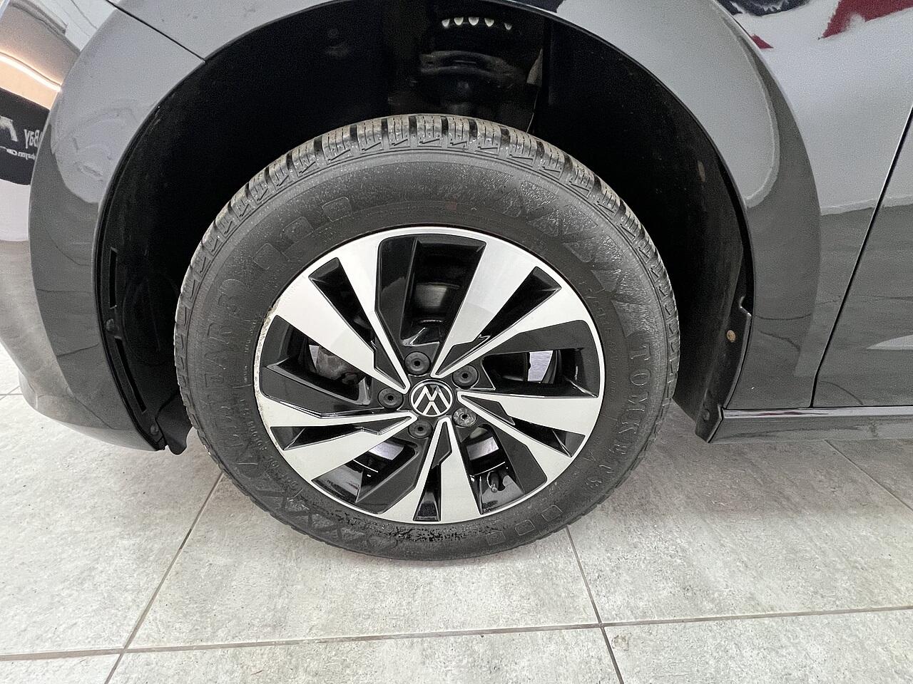 Volkswagen Polo view 18