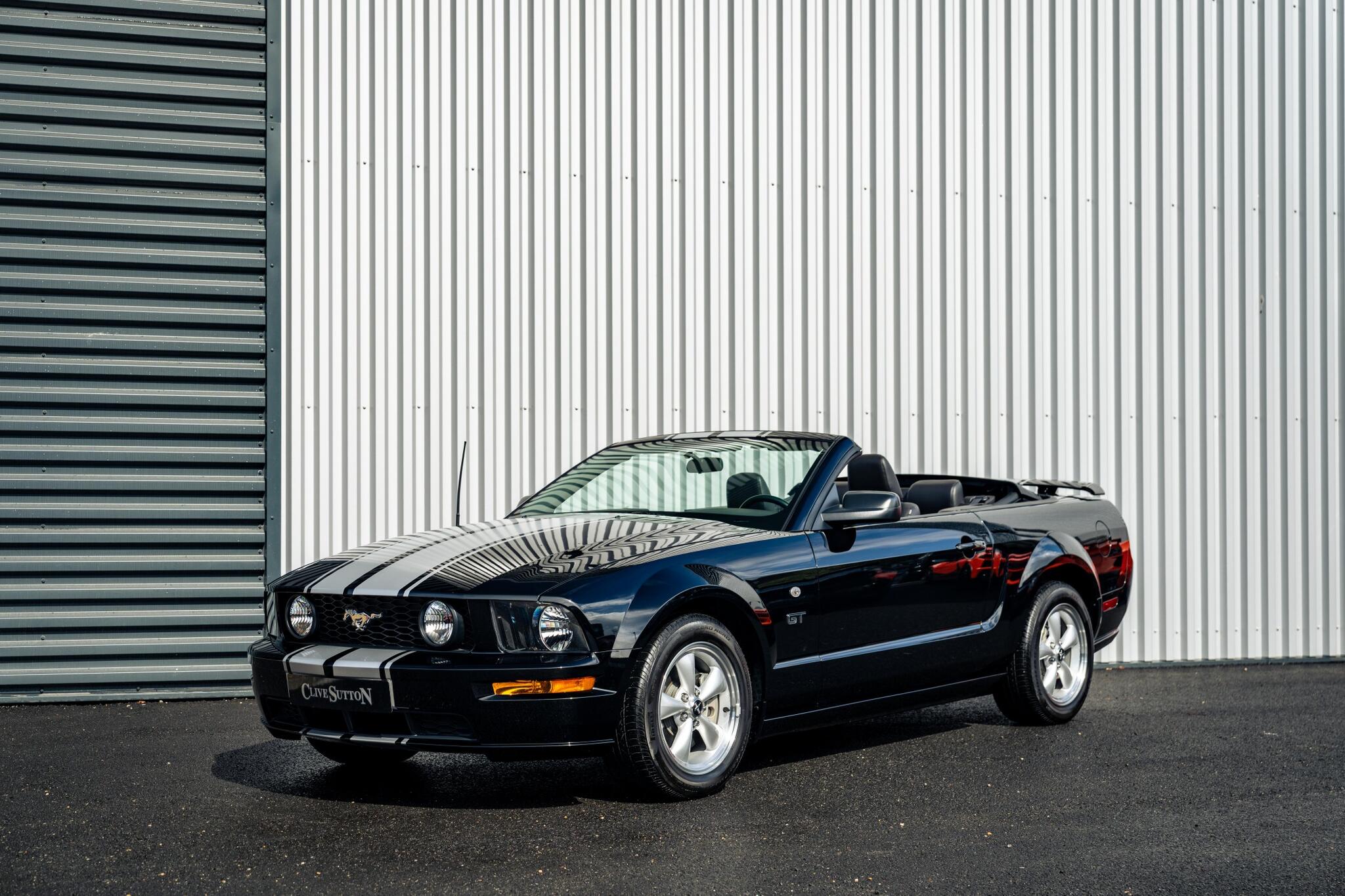 Ford Mustang main image