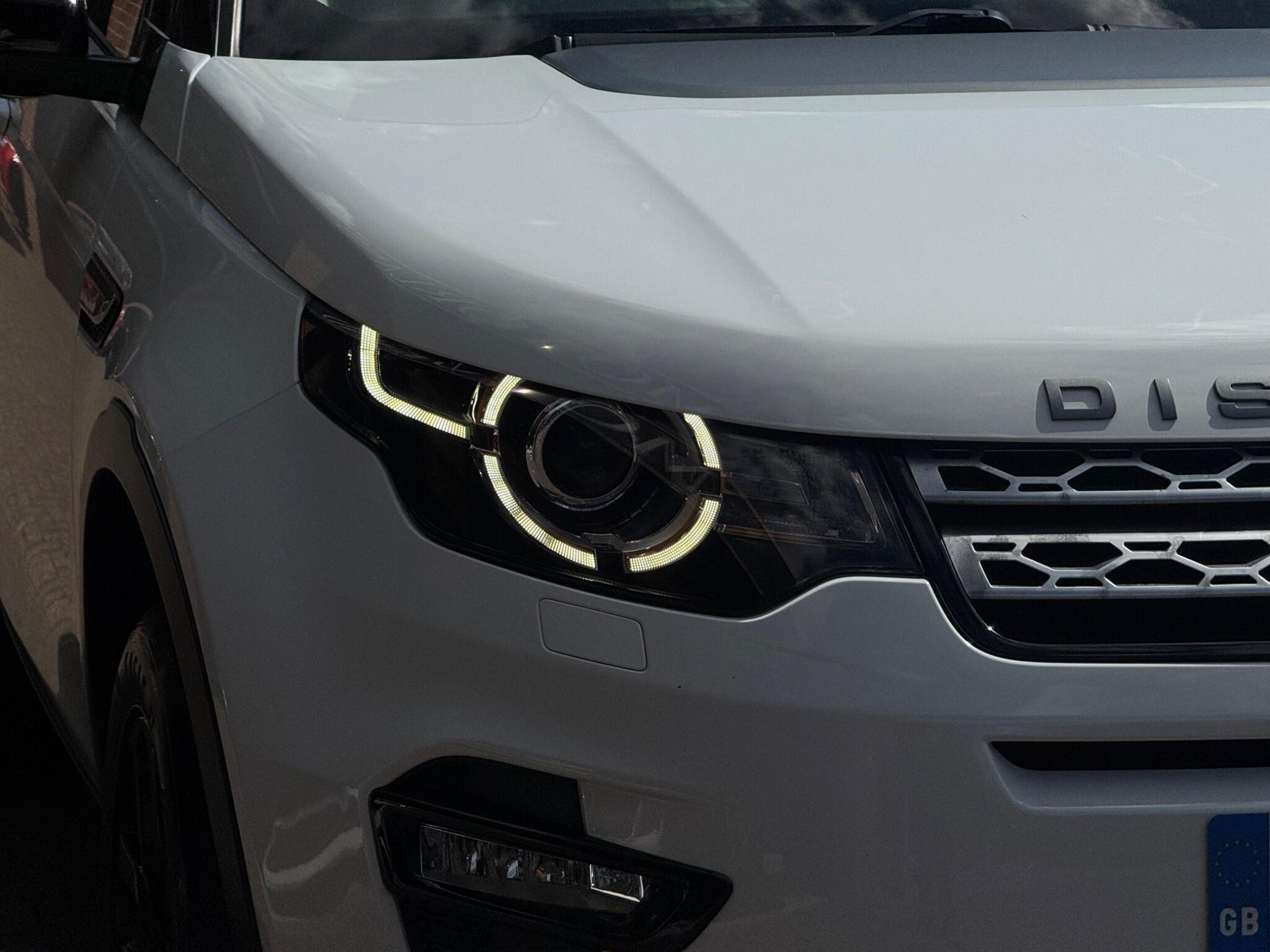 Land Rover Discovery Sport view 36