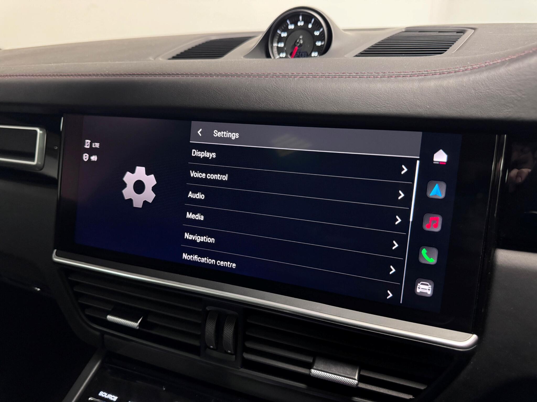 Porsche Cayenne view 67