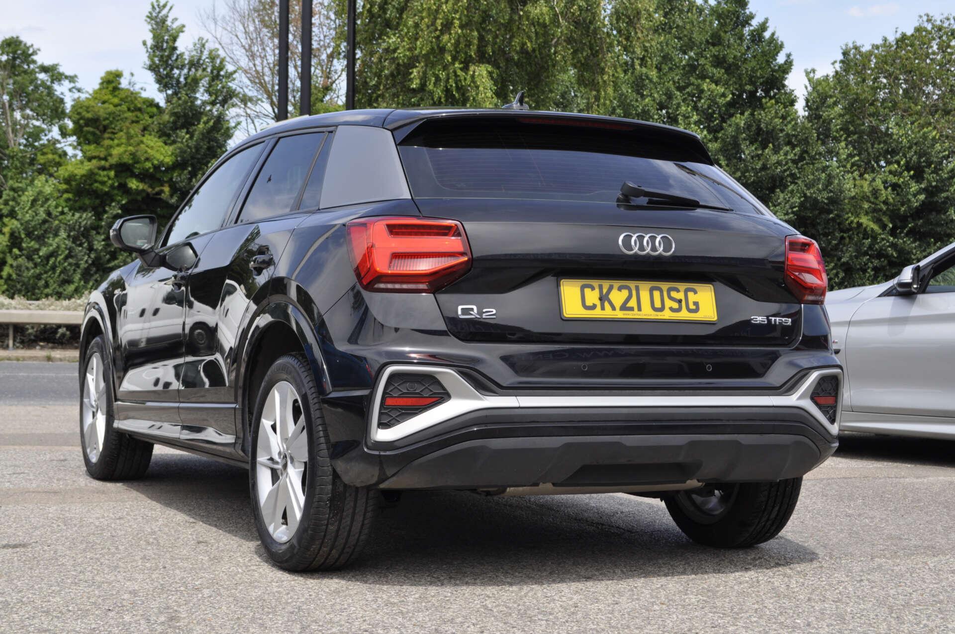Audi Q2 view 24