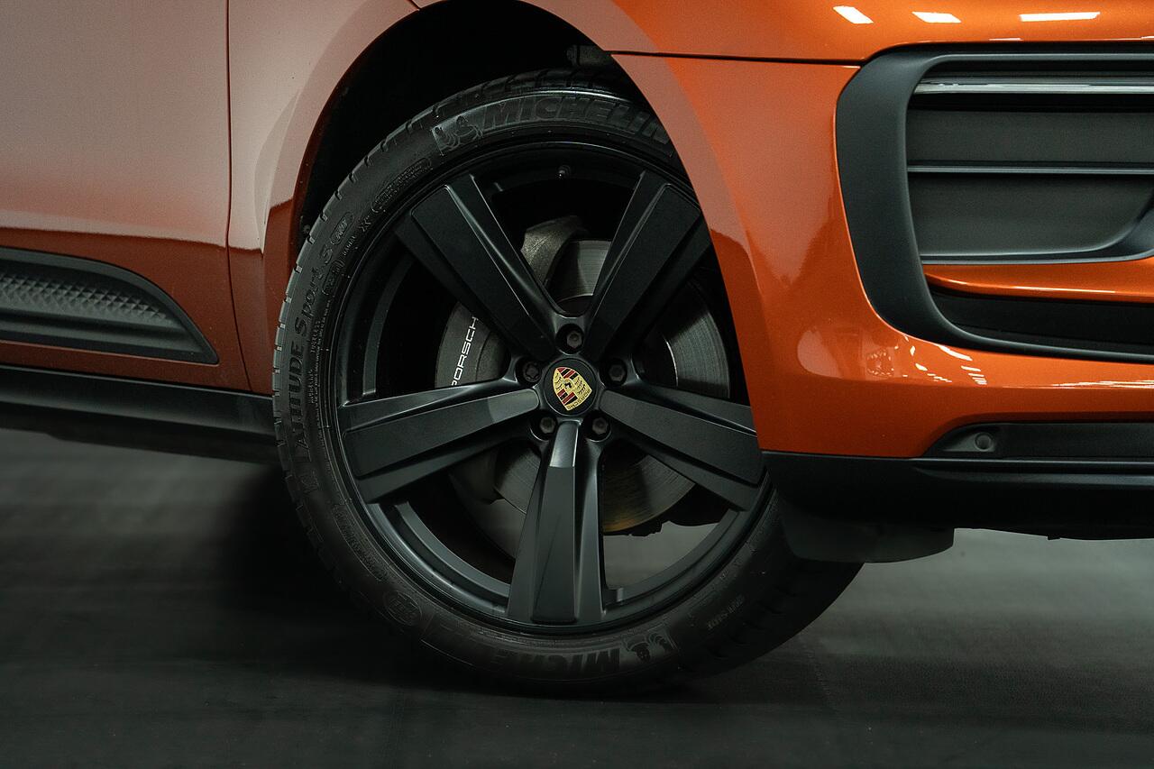 Porsche Macan view 29