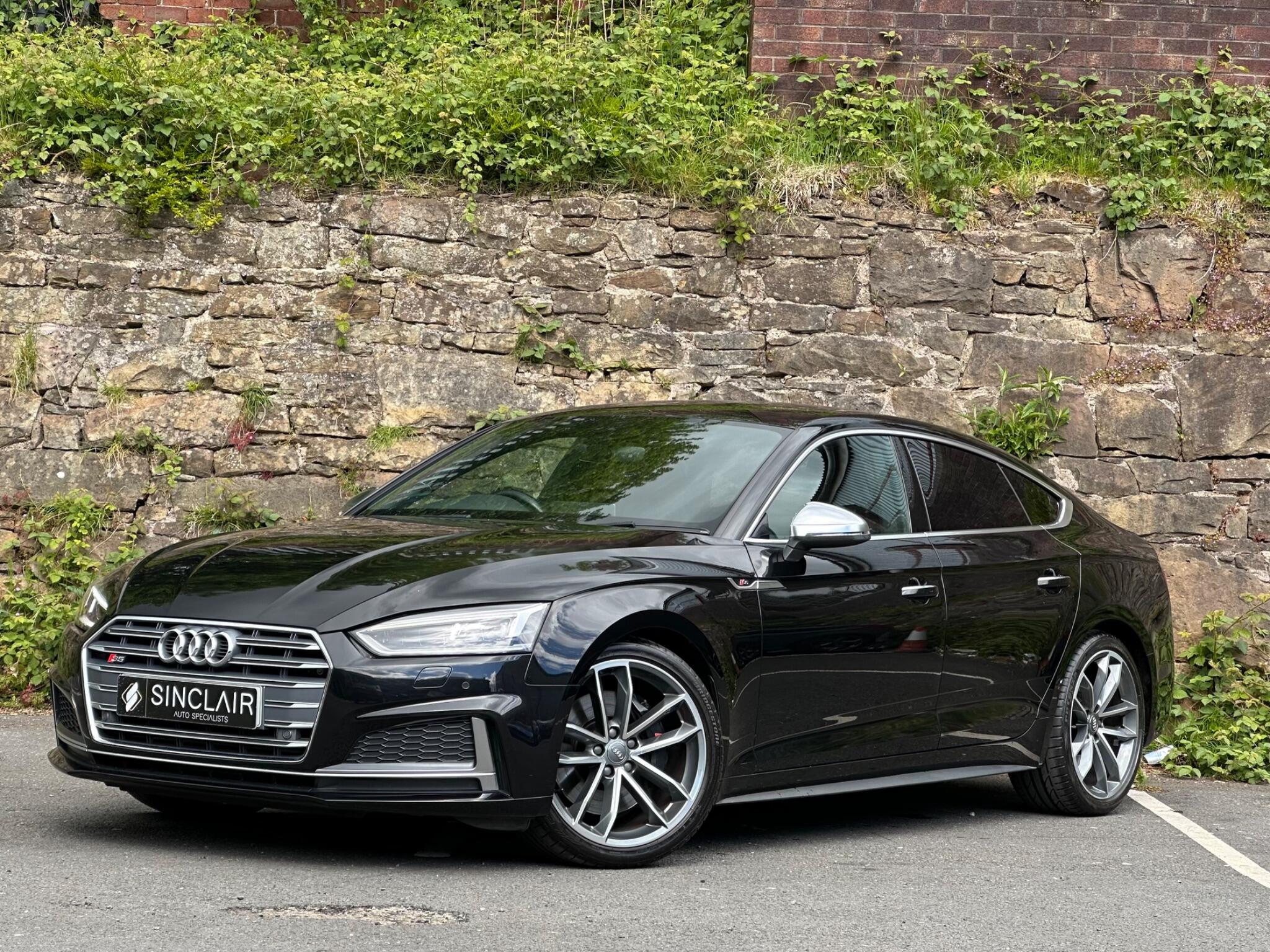 Audi S5 view 3