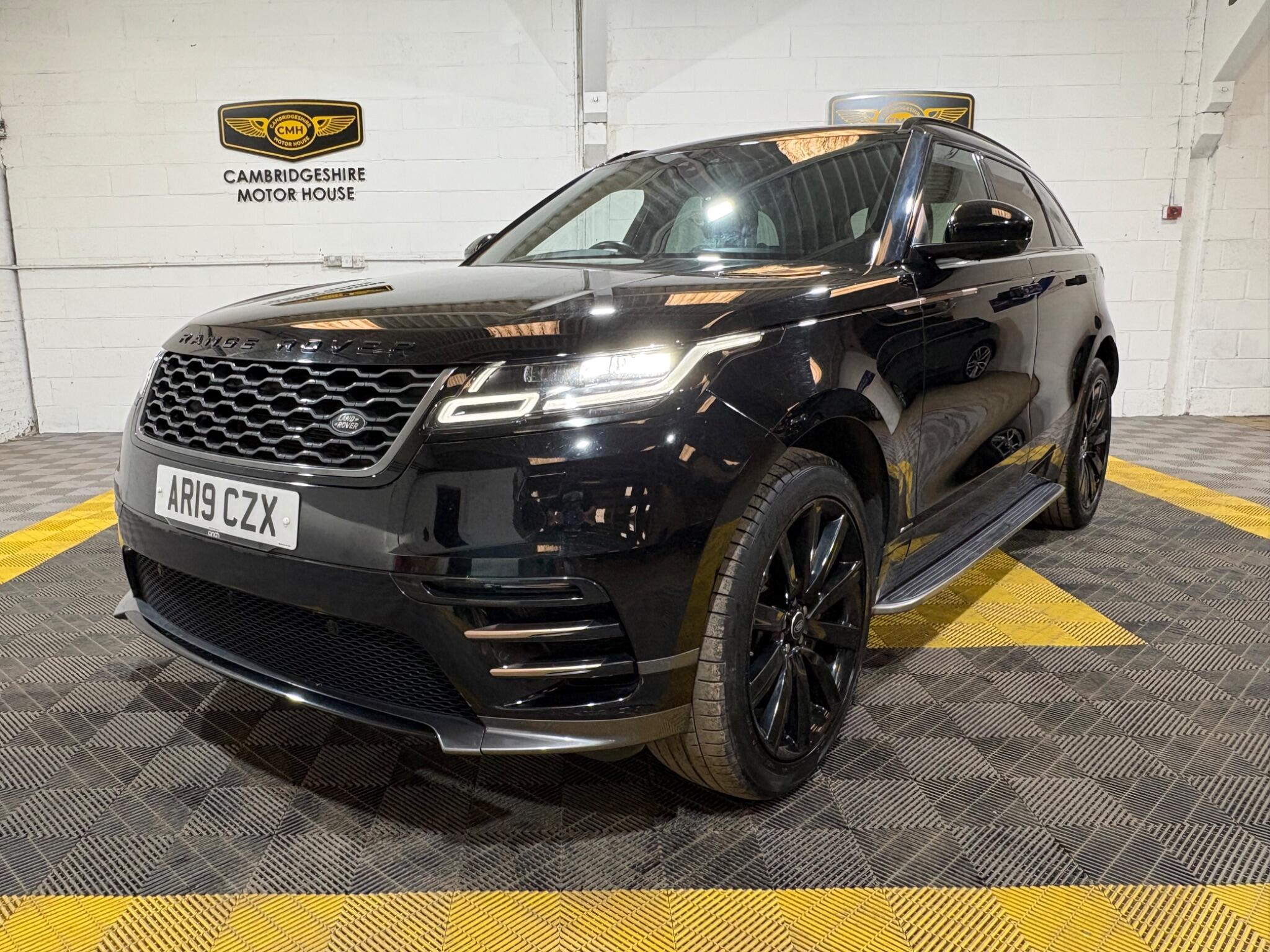 Land Rover Range Rover Velar view 3