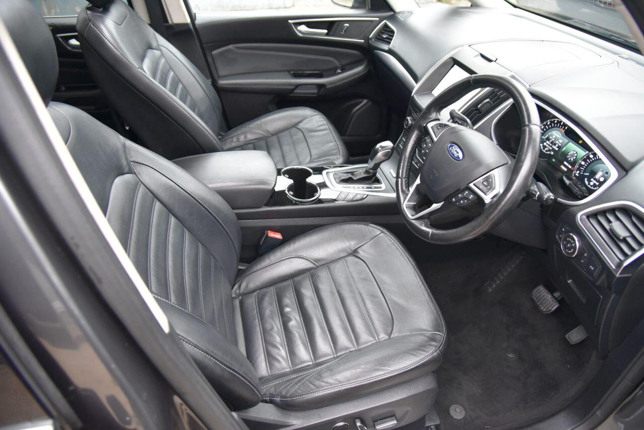 Ford Galaxy view 21
