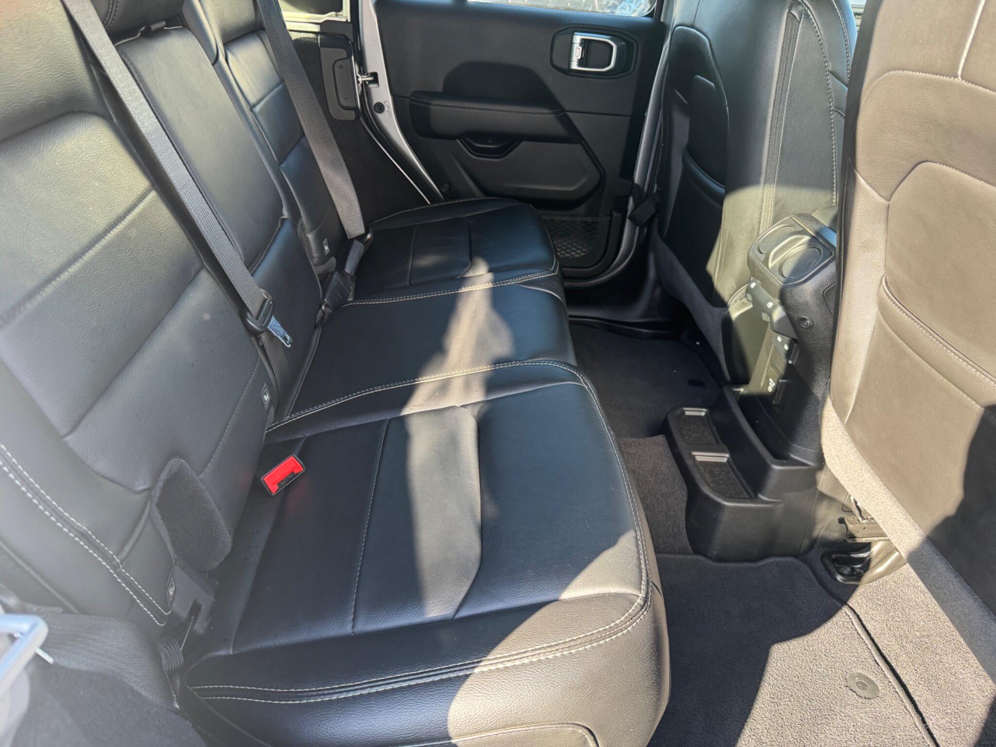 Jeep Wrangler view 19