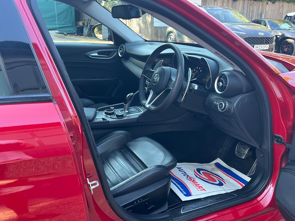 Alfa Romeo Giulia view 13