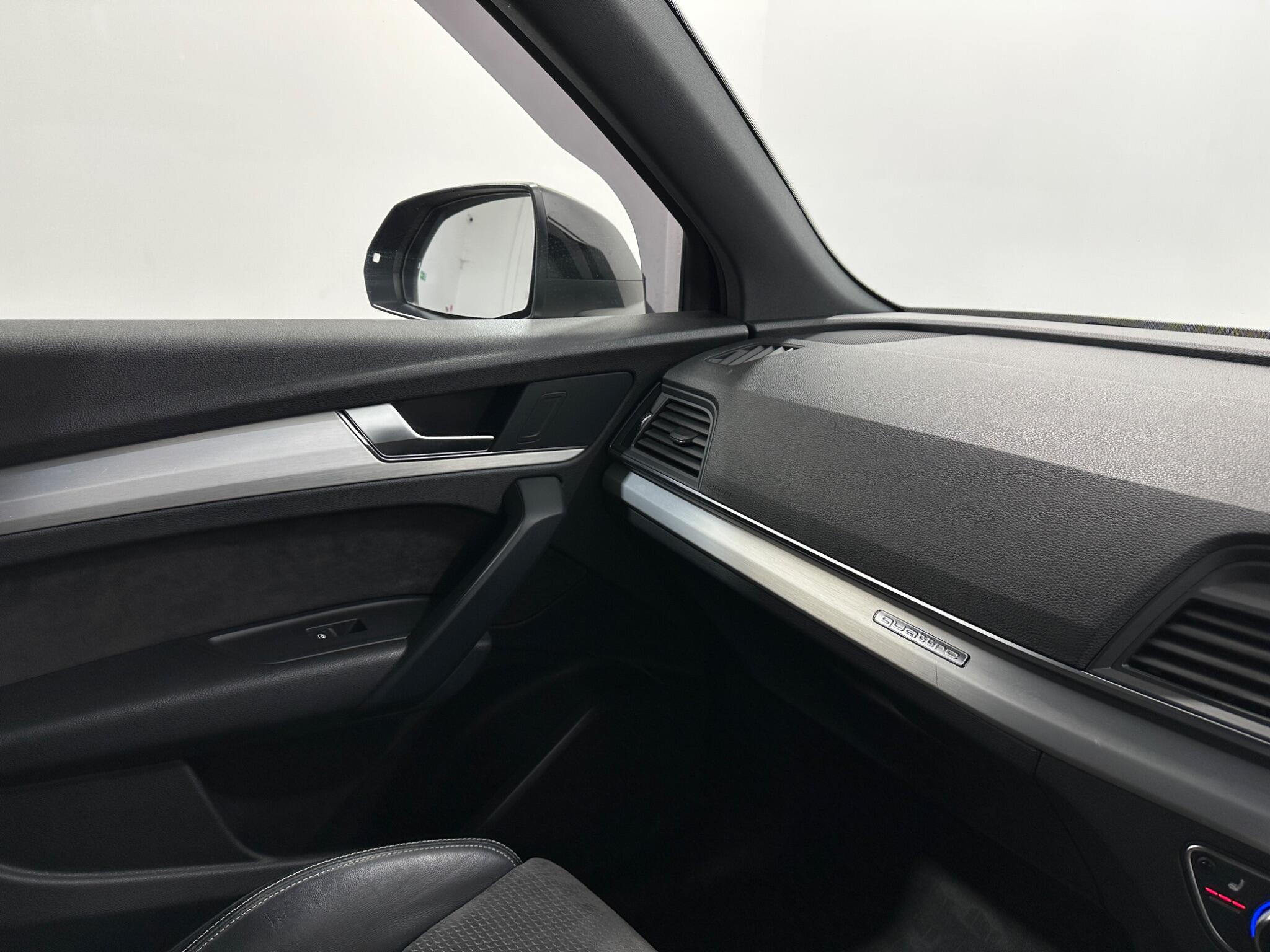 Audi Q5 view 28