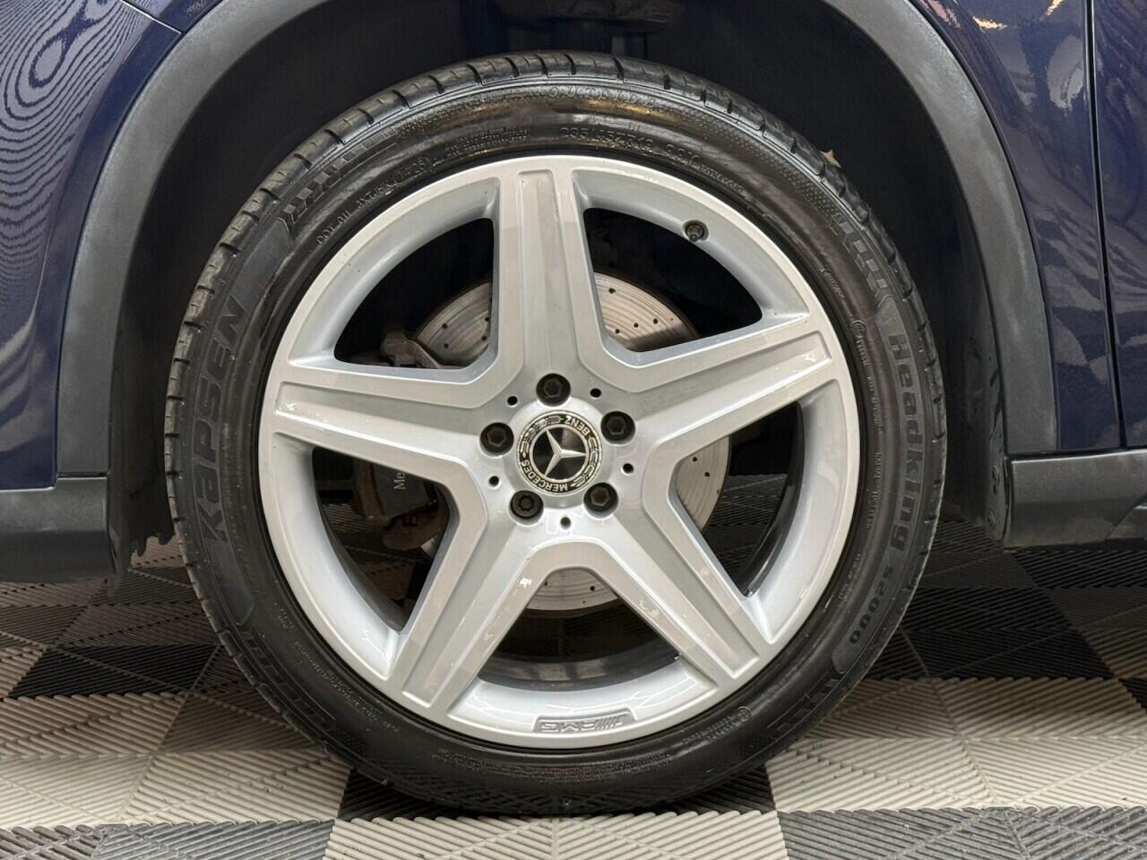 Mercedes-Benz Gla view 4