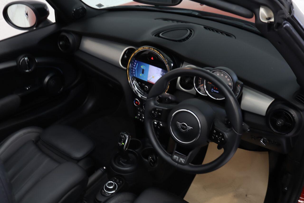 Mini Convertible view 12