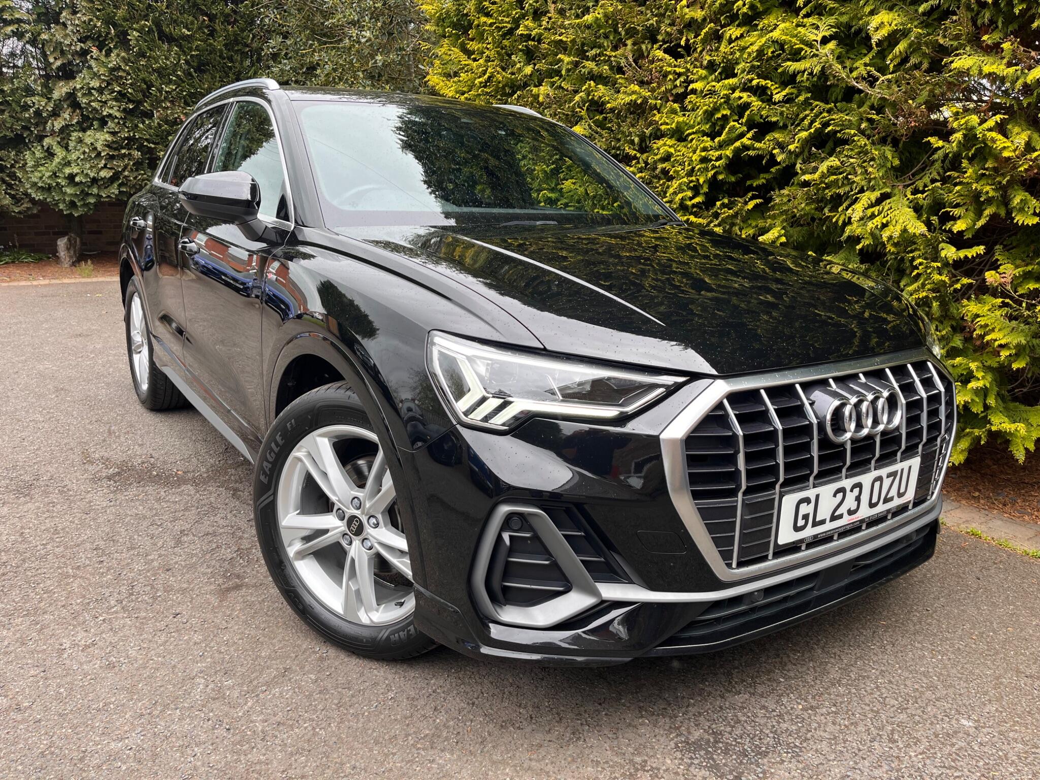 Audi Q3 view 24