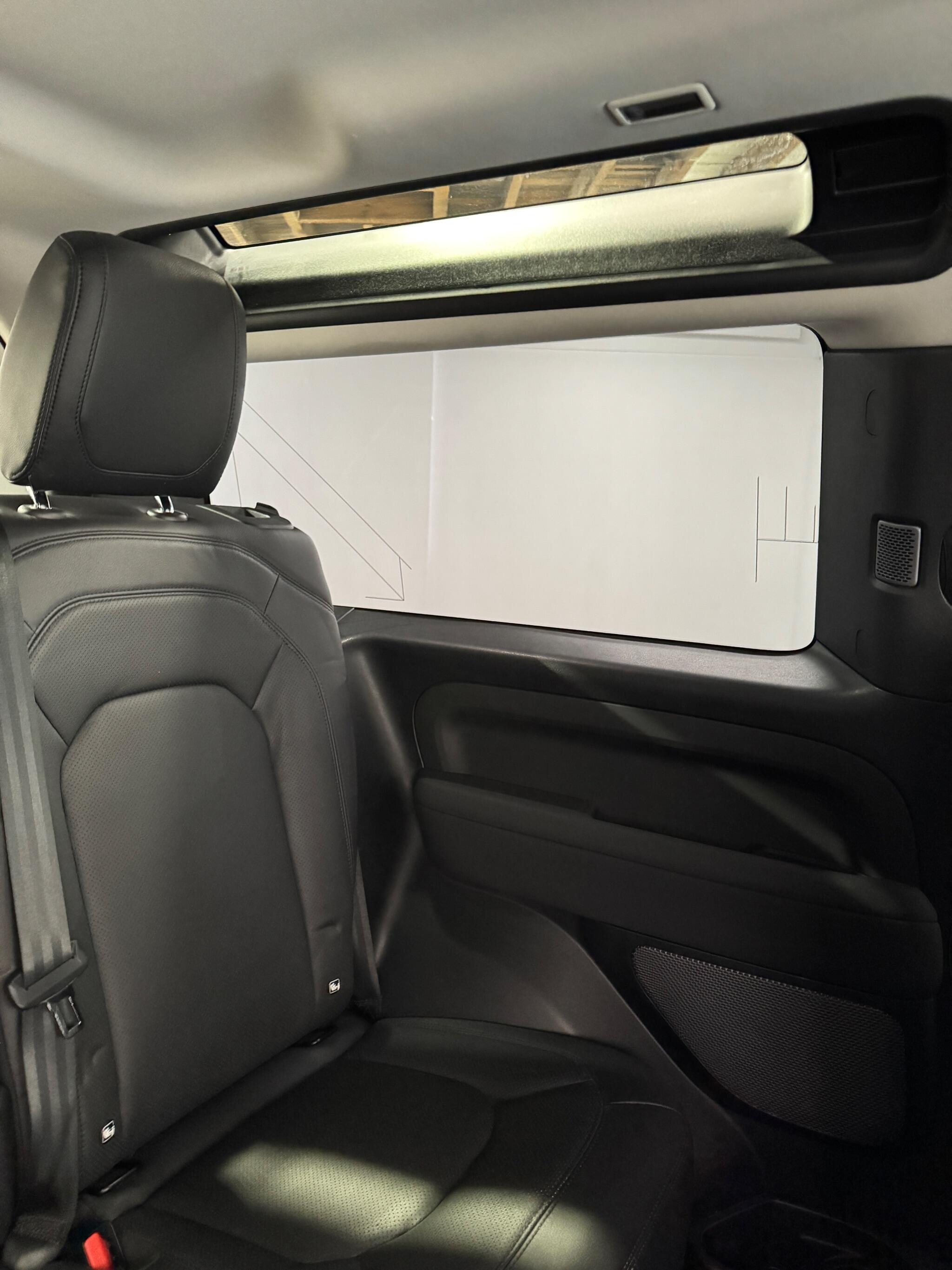 Land Rover Defender view 15