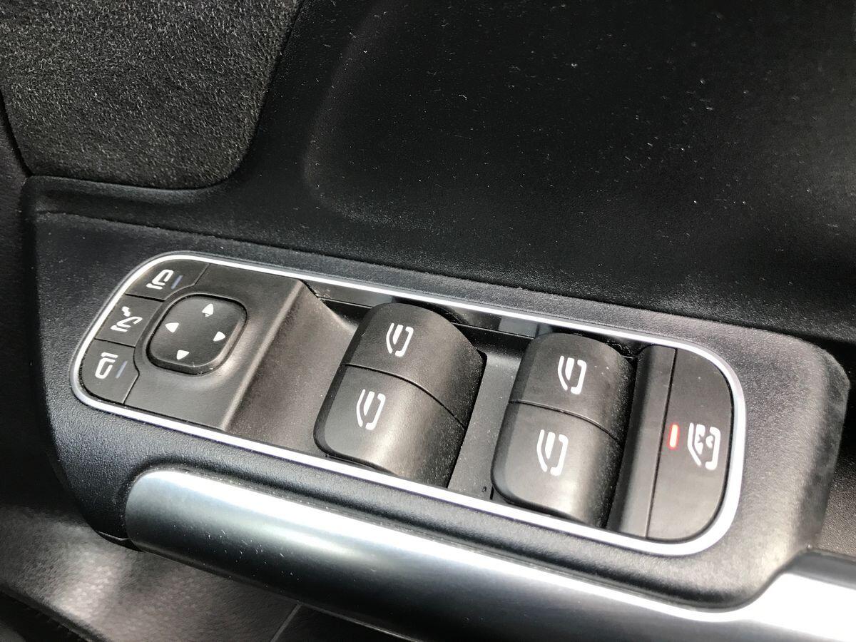 Mercedes-Benz B-Class view 21