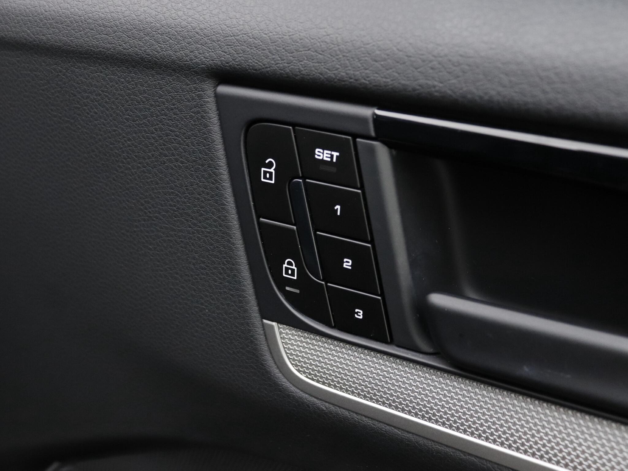 Porsche Cayenne view 31
