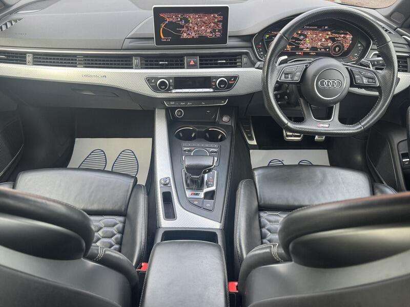 2018 Audi RS4 Avant image 38