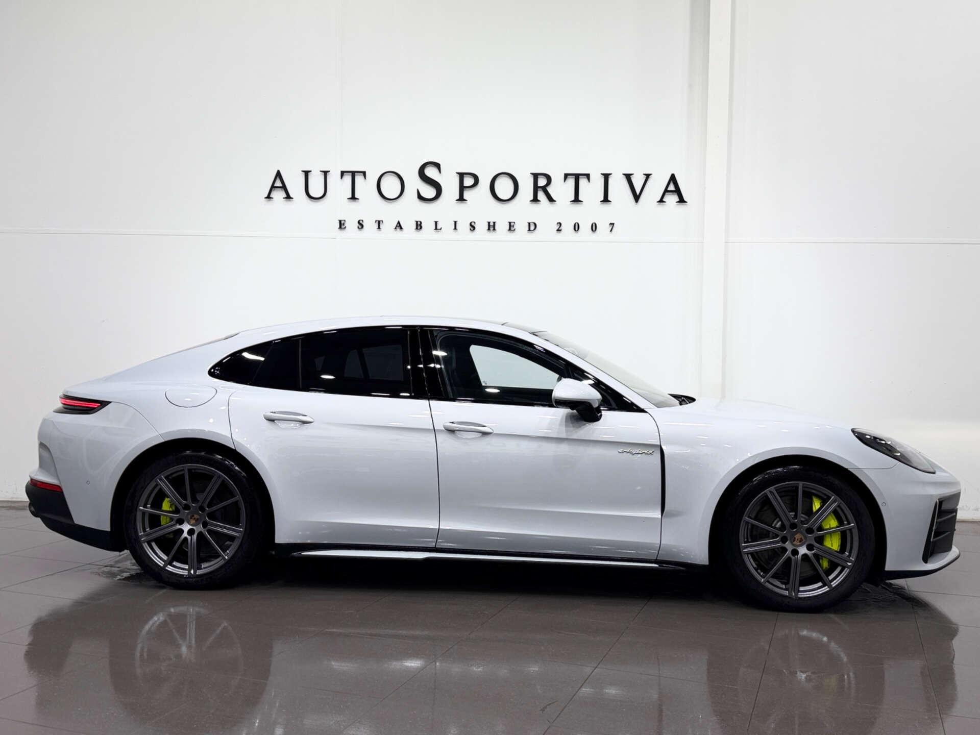 Porsche Panamera view 8