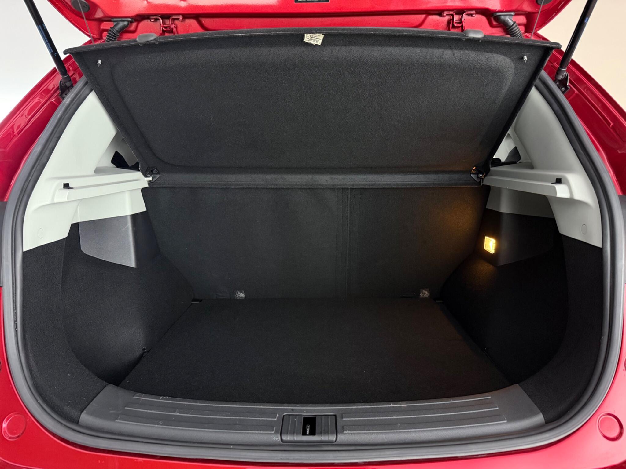 MG ZS view 12