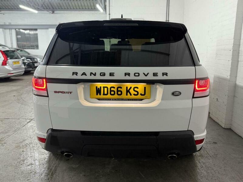 2017 Land Rover Range Rover Sport 3.0 SD V6 HSE Dynamic Auto 4WD Euro 6 (s/s) 5dr • 97,500 miles image 14