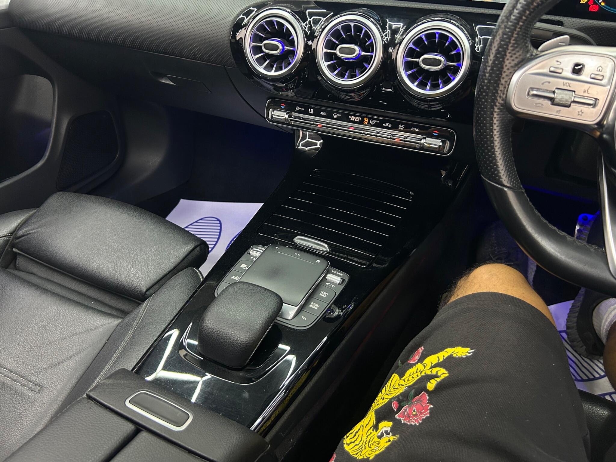 Mercedes-Benz Cla view 9