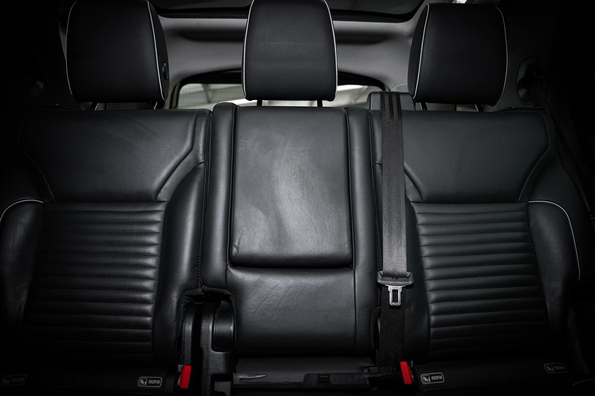 Land Rover Discovery view 25