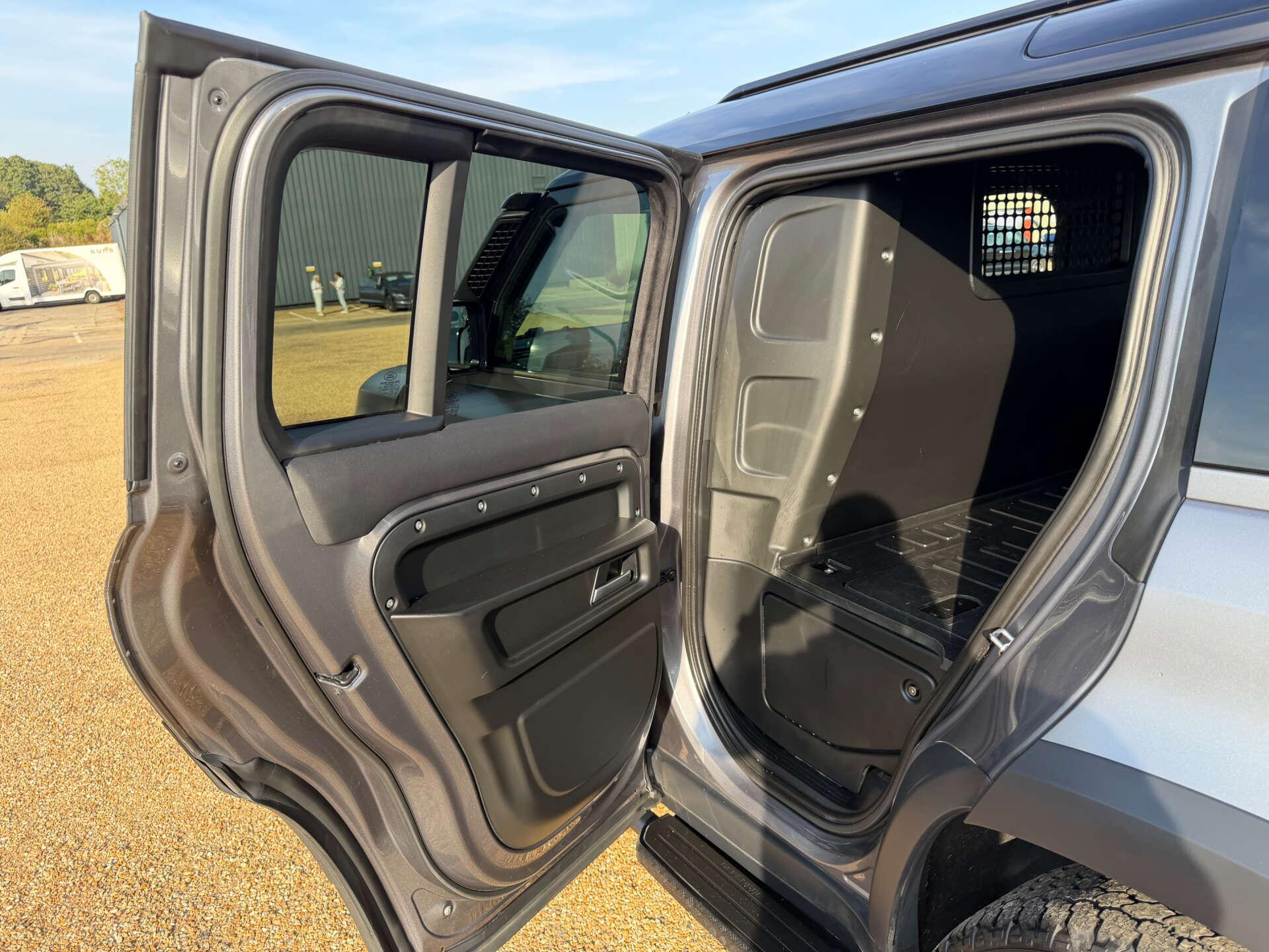 Land Rover Defender view 16
