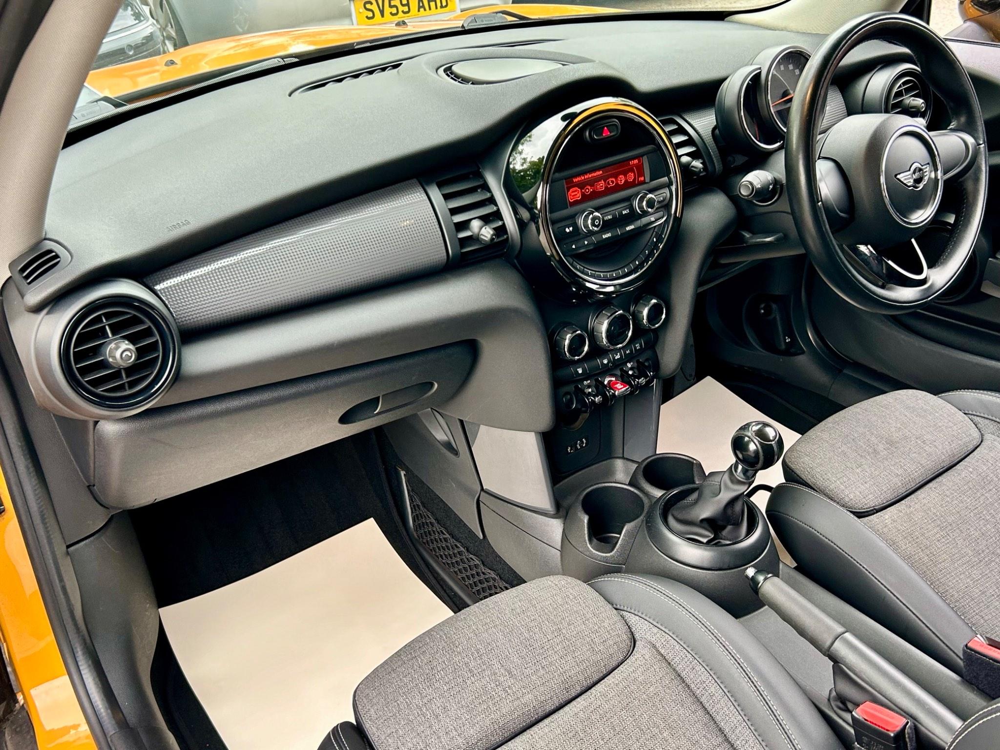 Mini Hatch view 15