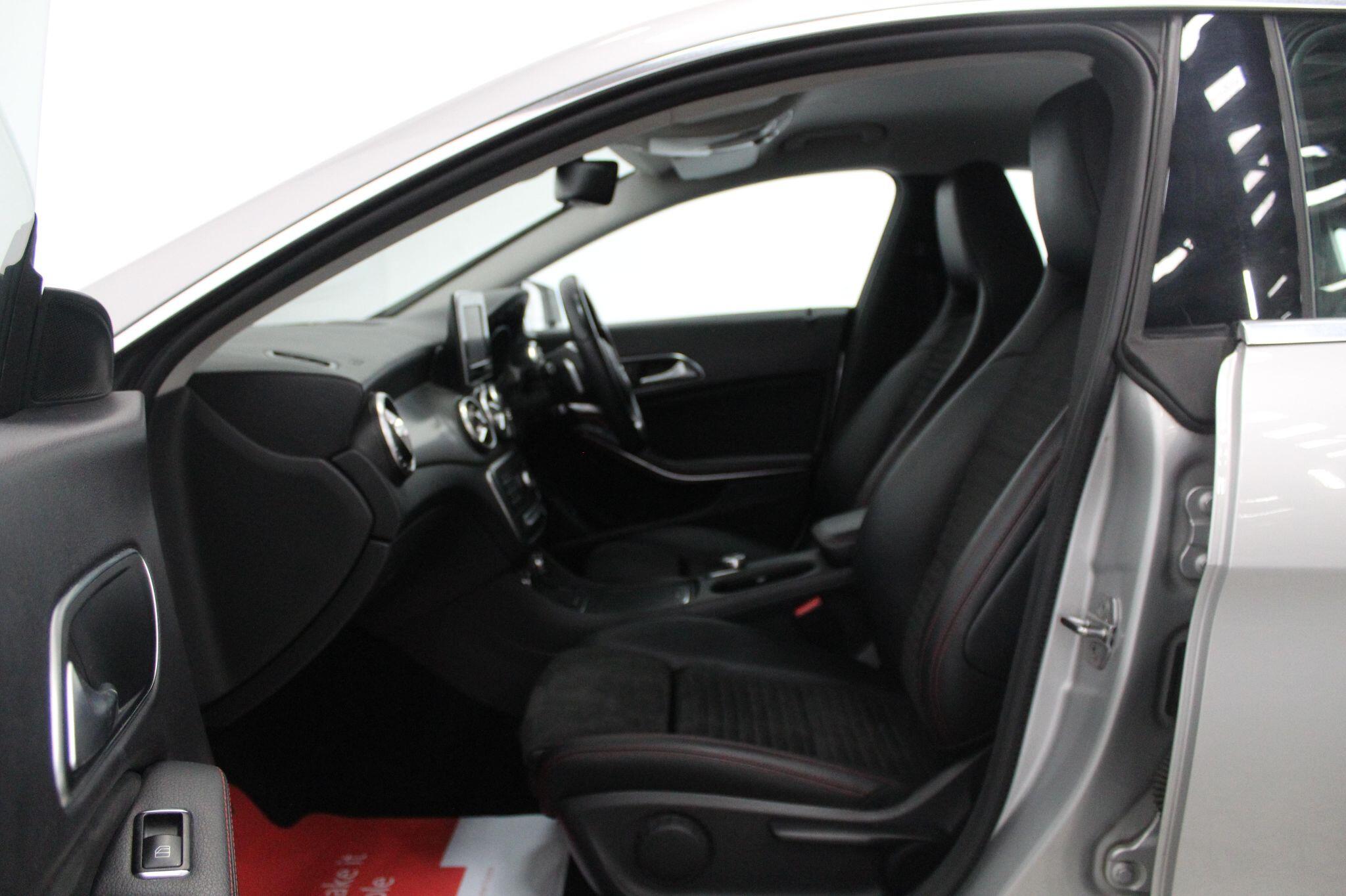Mercedes-Benz CLA view 49