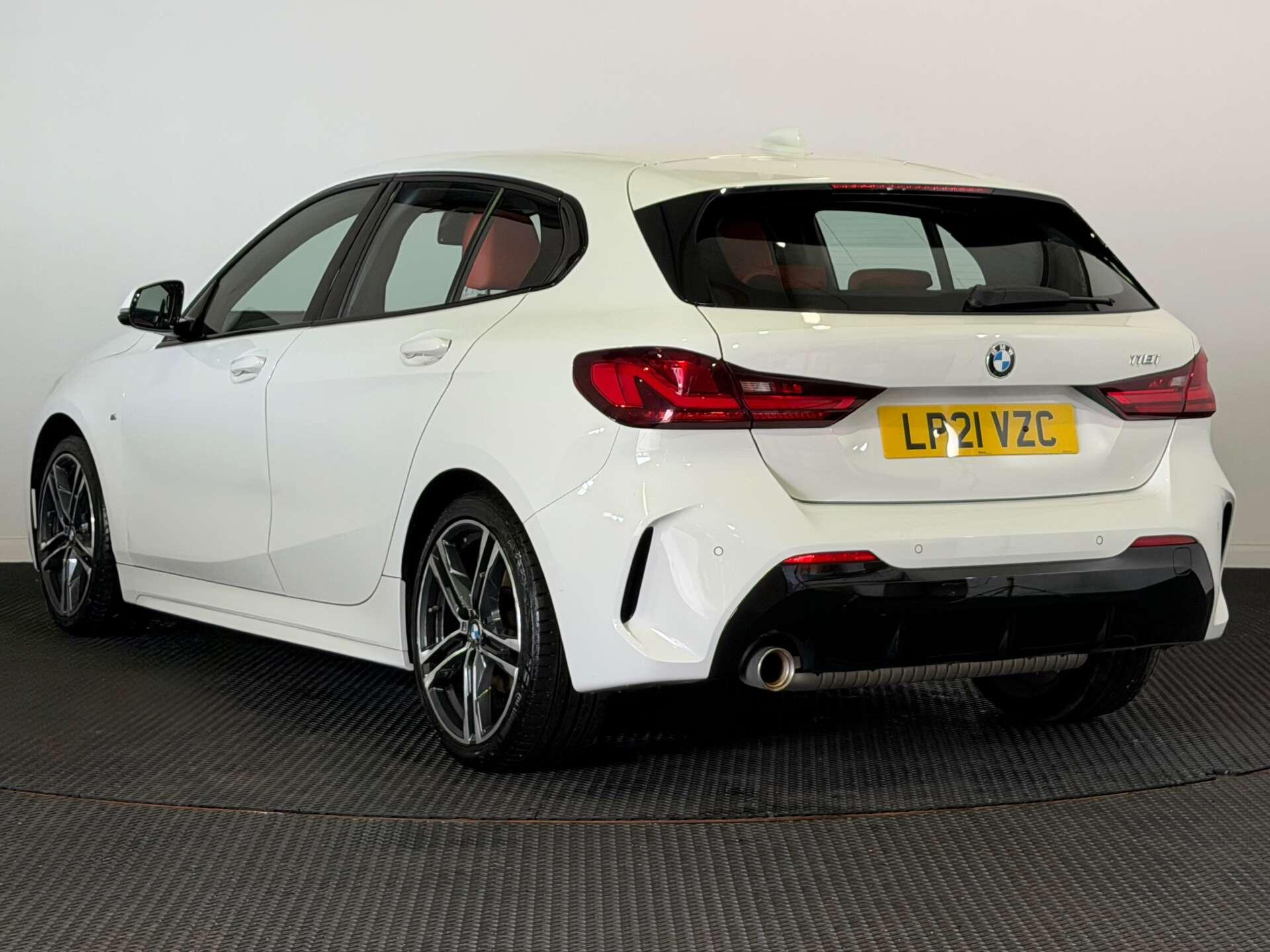 BMW 1 Series view 5