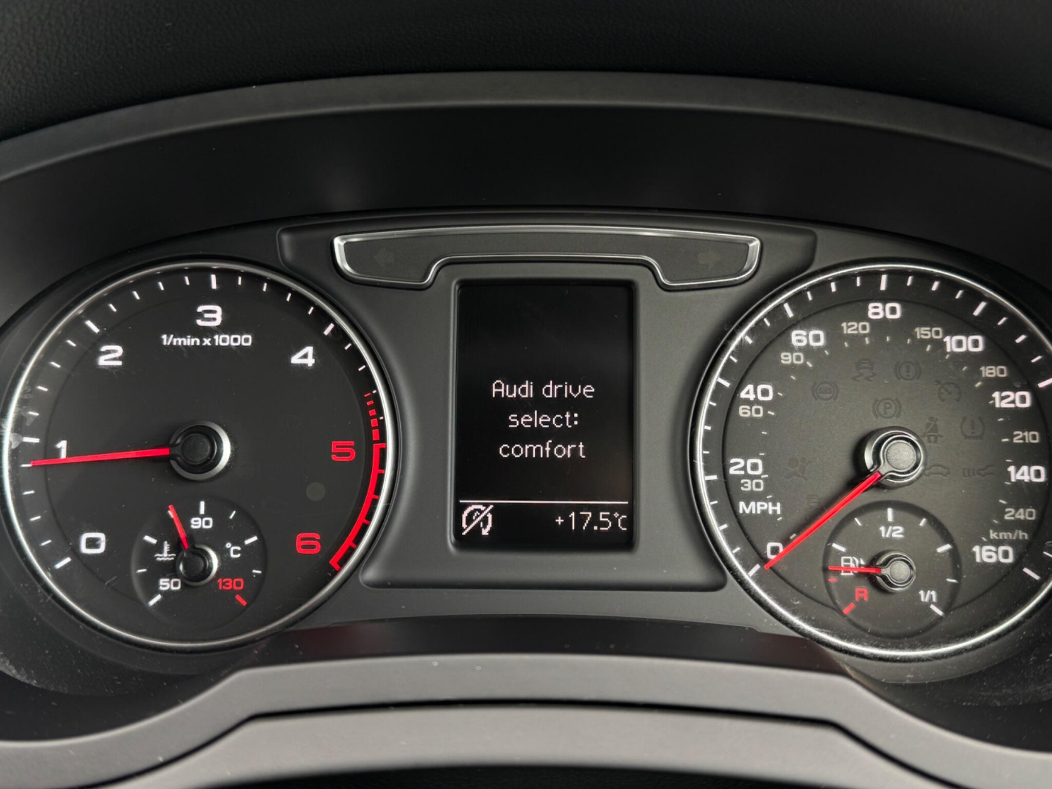 Audi Q3 view 41