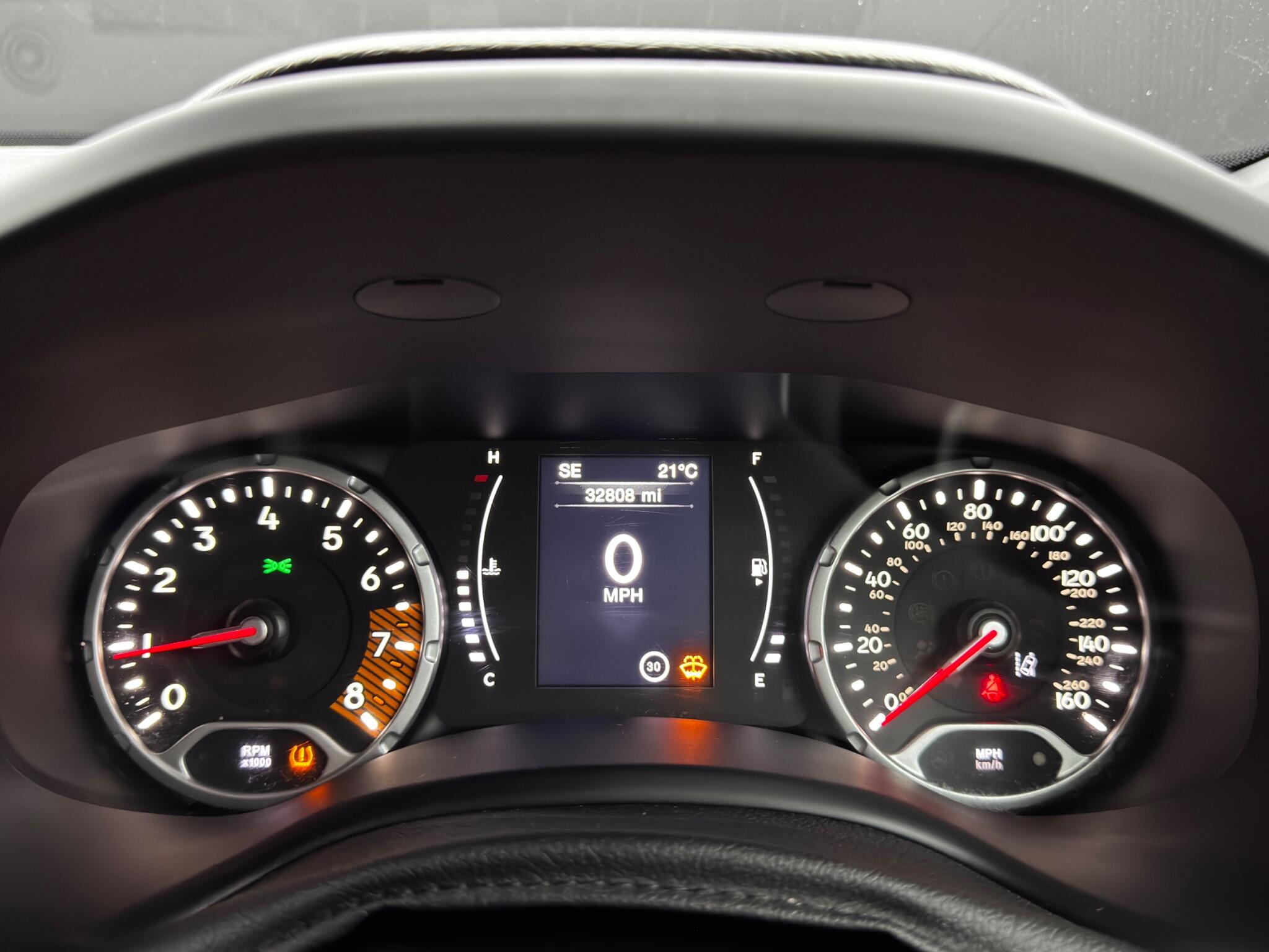Jeep Renegade view 22