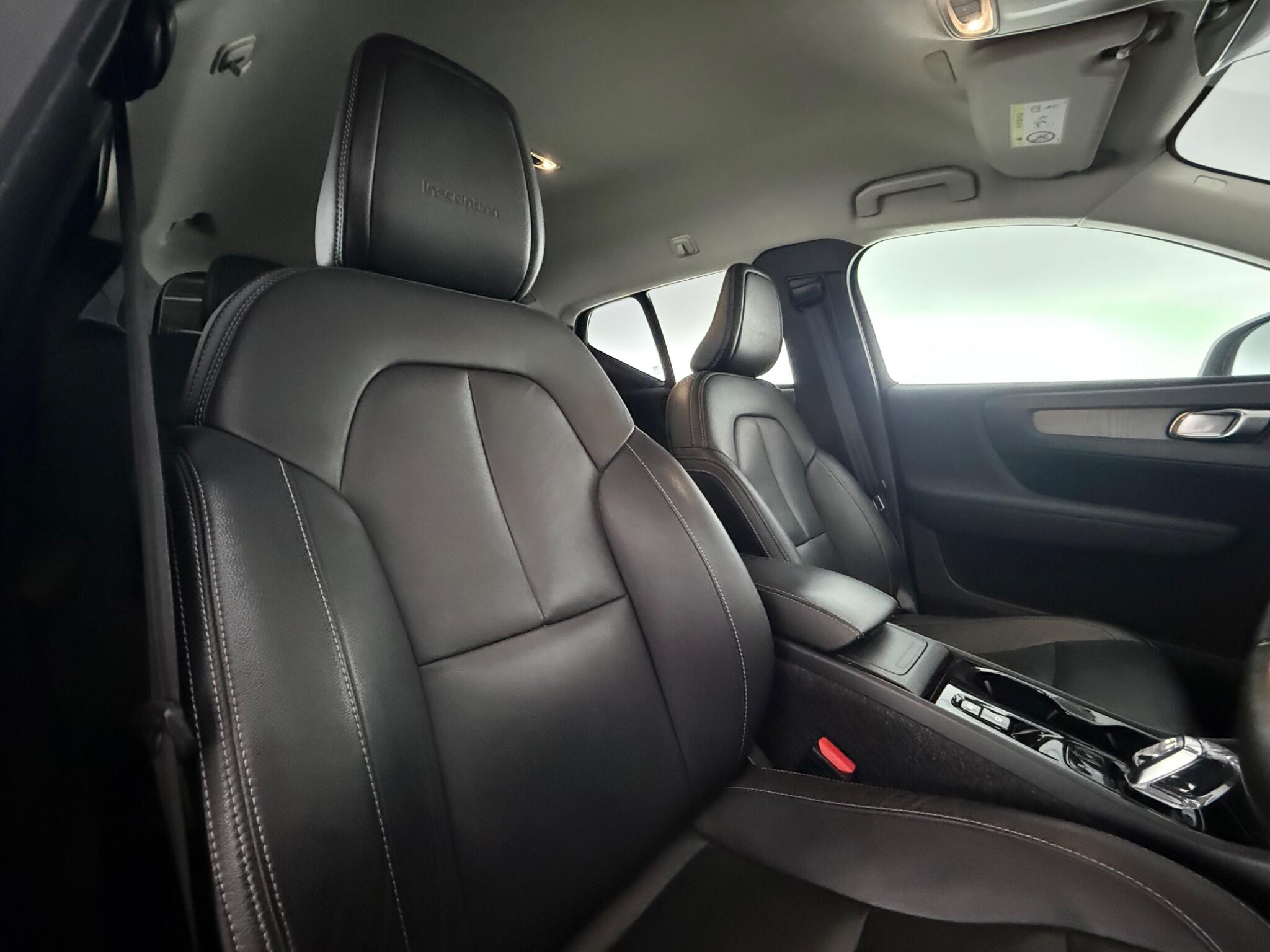 Volvo XC40 view 28